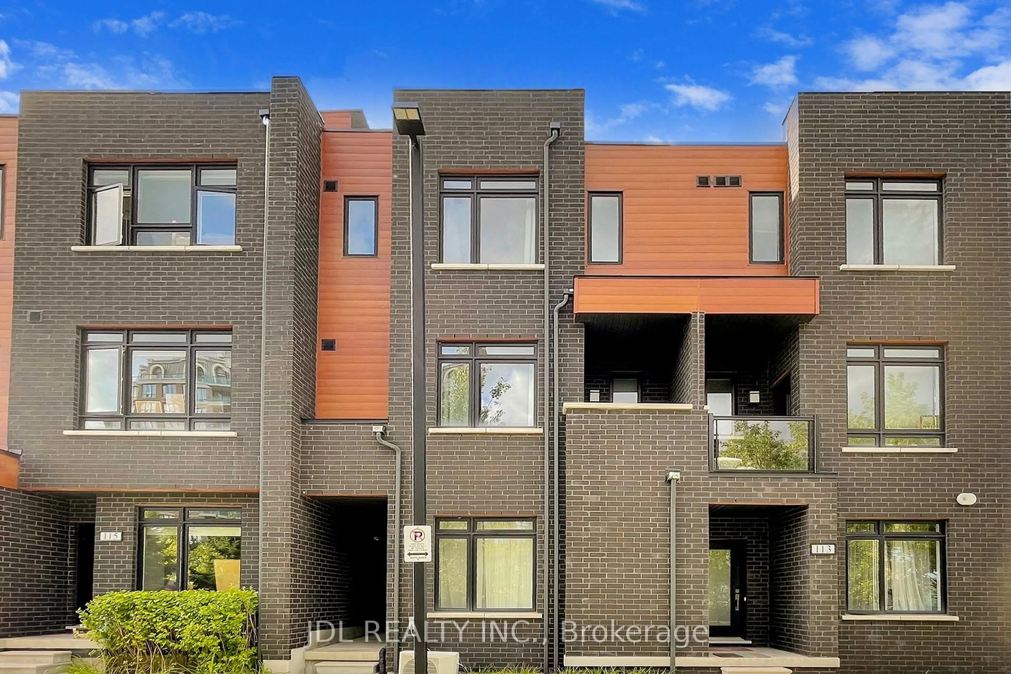 Home with brick exterior material, street for 370 Red Maple Rd #112, Richmond Hill Ontario L4C 5T4
