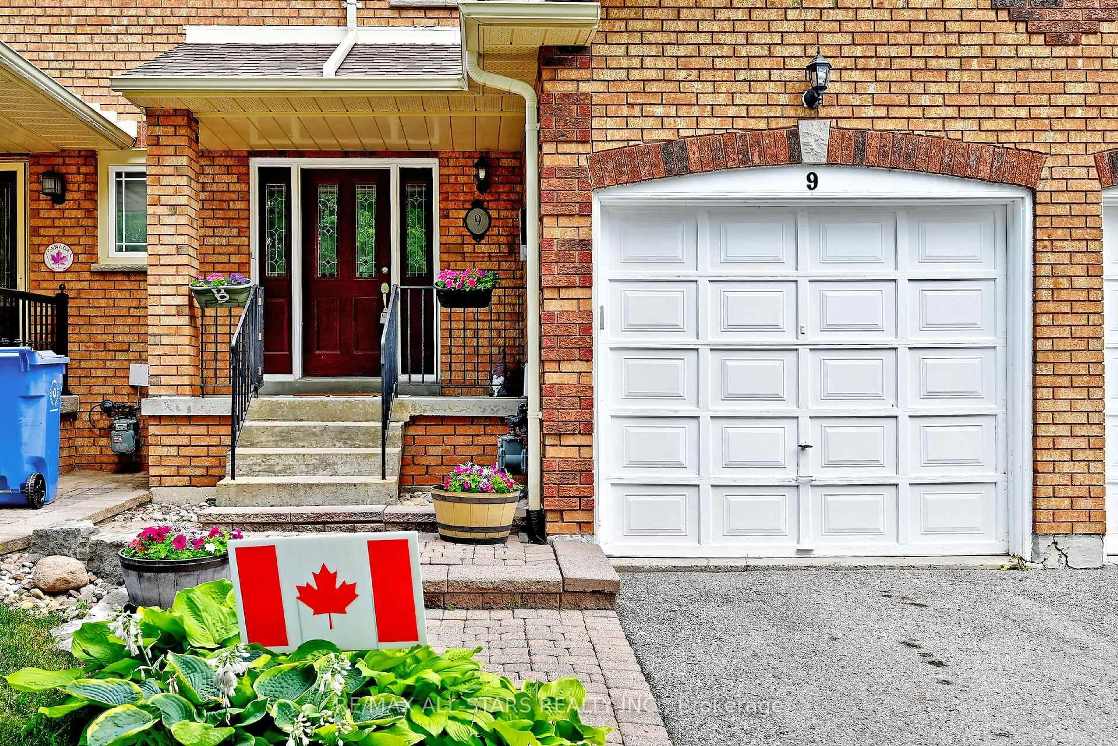 Home with brick exterior material, street for 9 Opal Crt, Whitchurch-Stouffville Ontario L4A 8C2