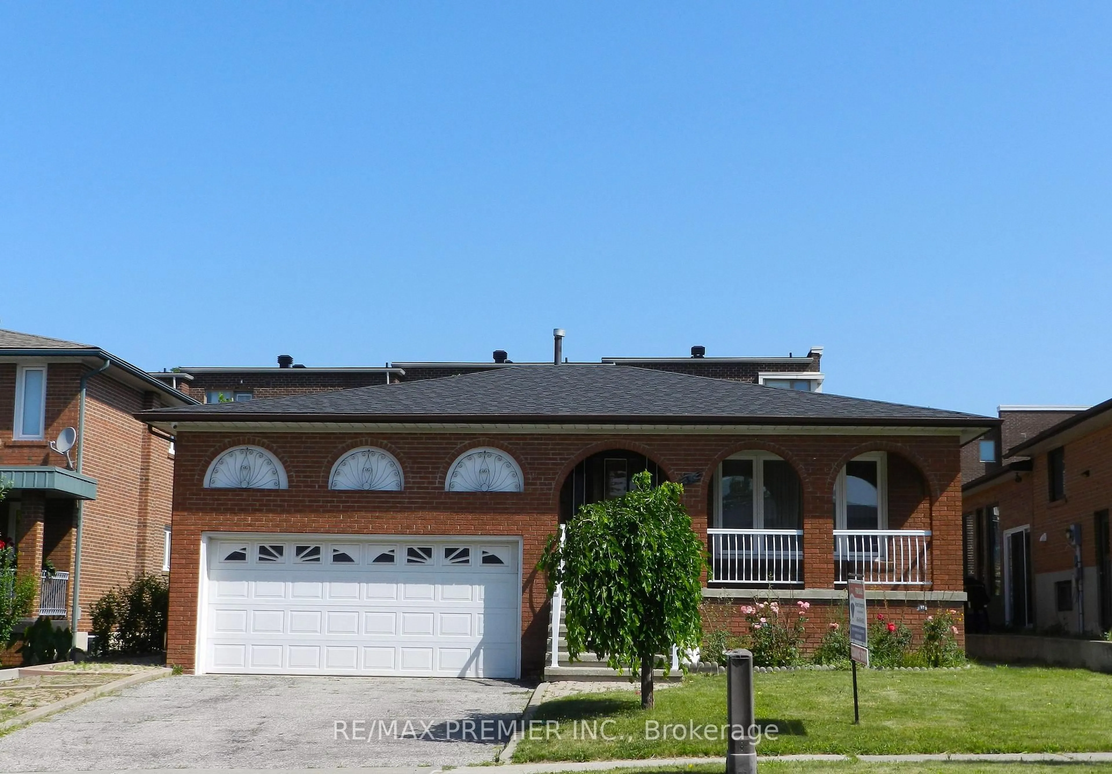 Home with brick exterior material, street for 36 Willis Rd, Vaughan Ontario L4L 2S2