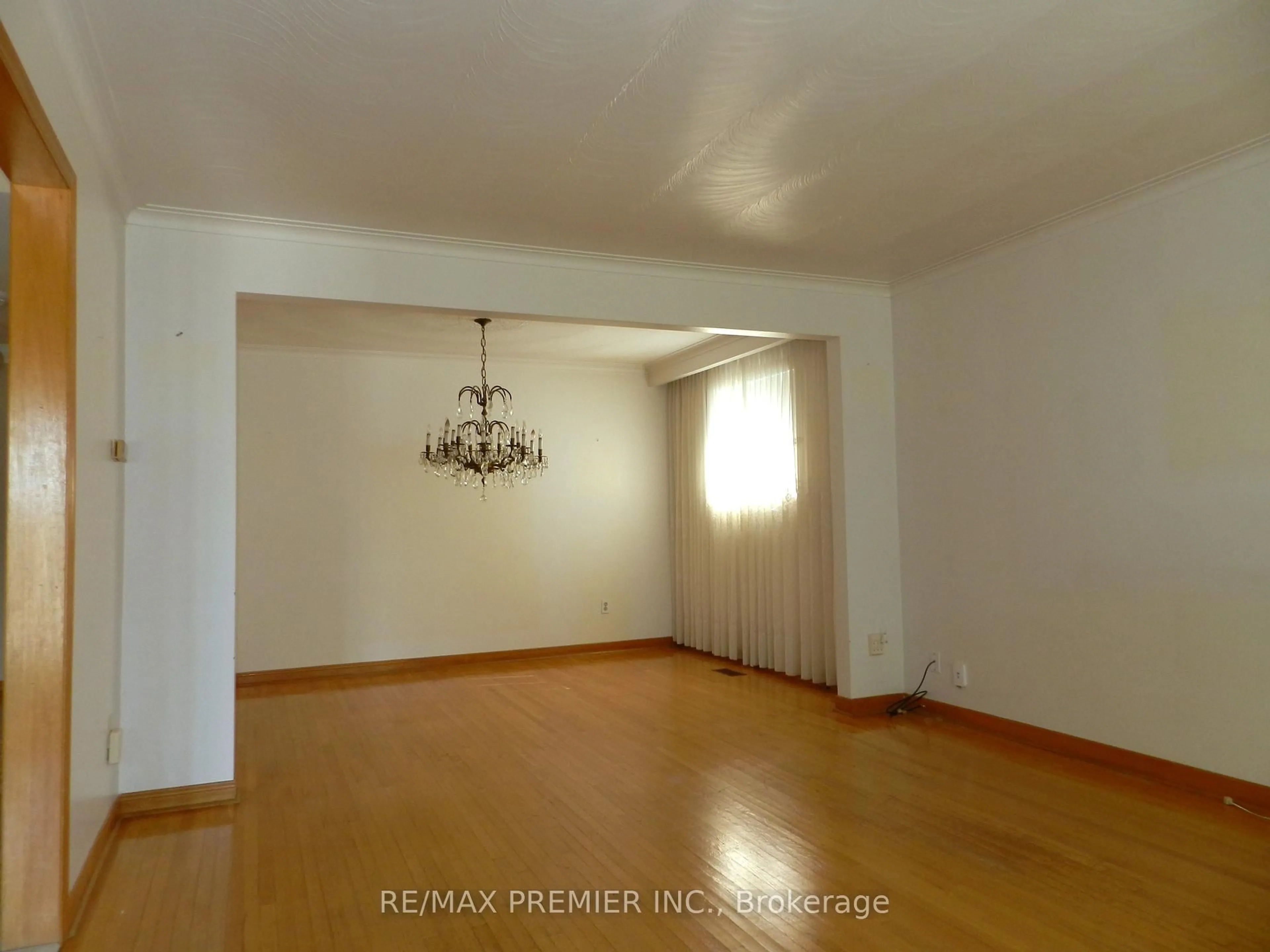 A pic of a room for 36 Willis Rd, Vaughan Ontario L4L 2S2