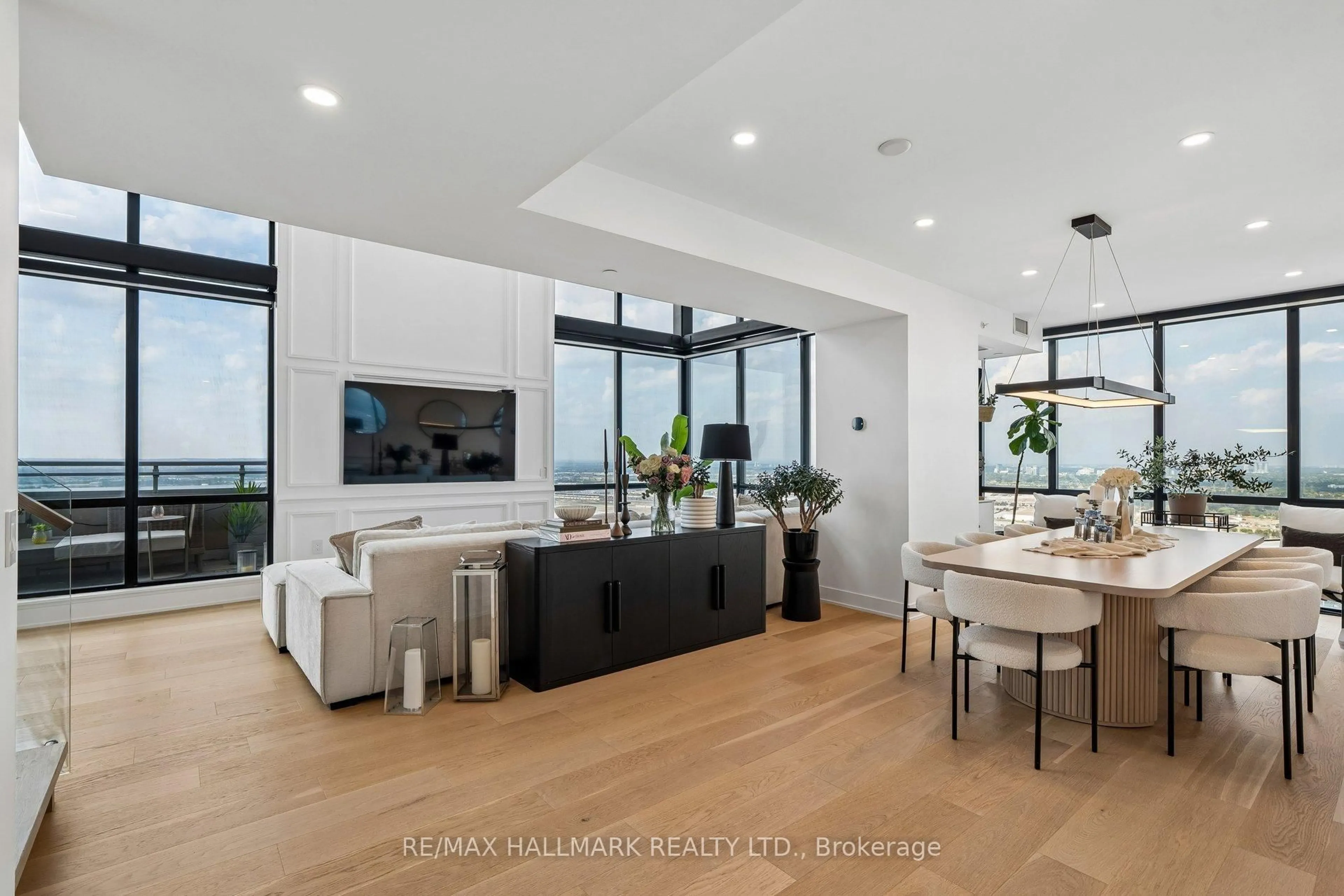 Open concept kitchen, unknown for 2908 Highway 7 #PH3806, Vaughan Ontario L4K 0K5