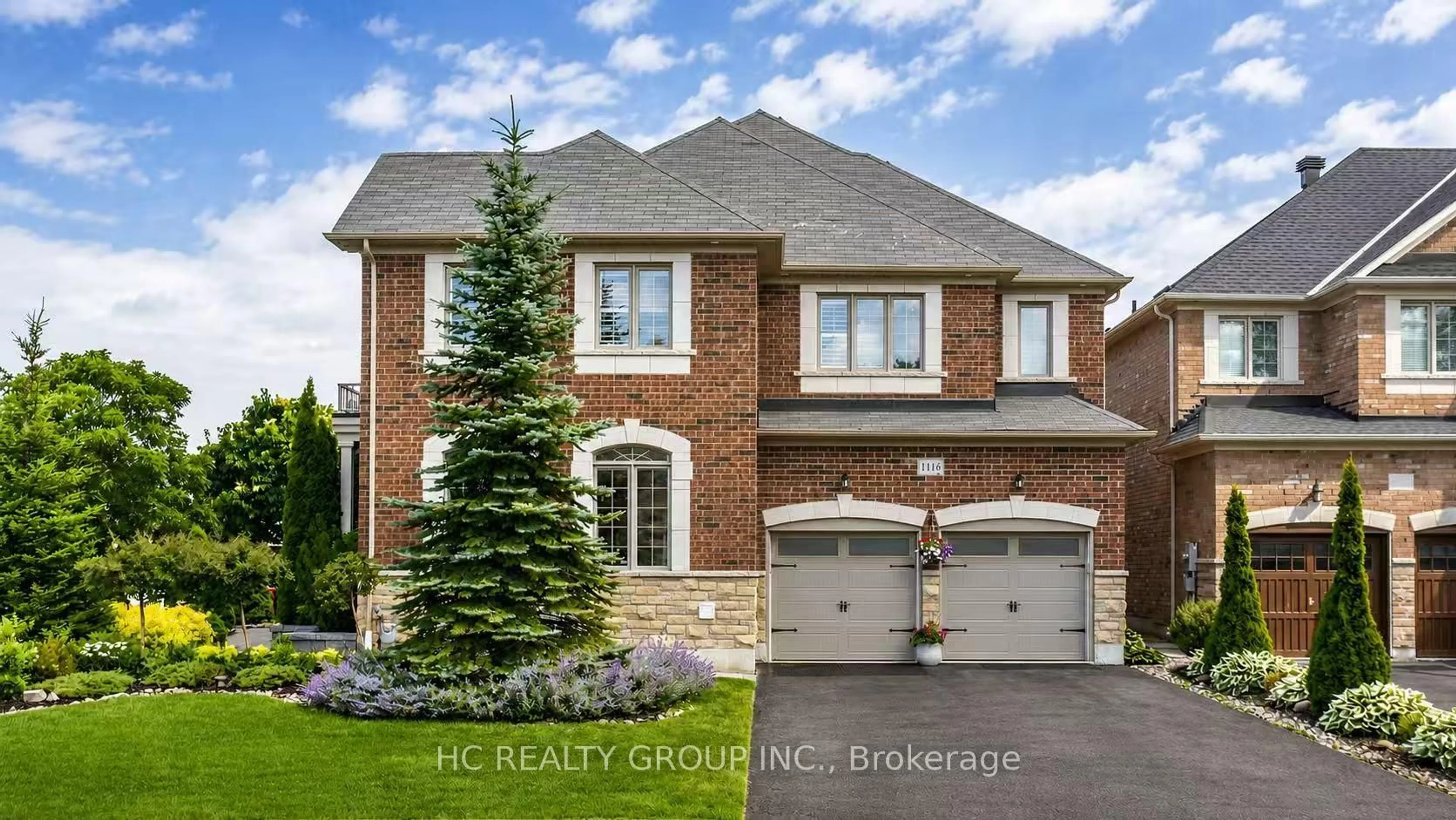 Home with brick exterior material, street for 1116 Veterans Way, Newmarket Ontario L3X 0B2