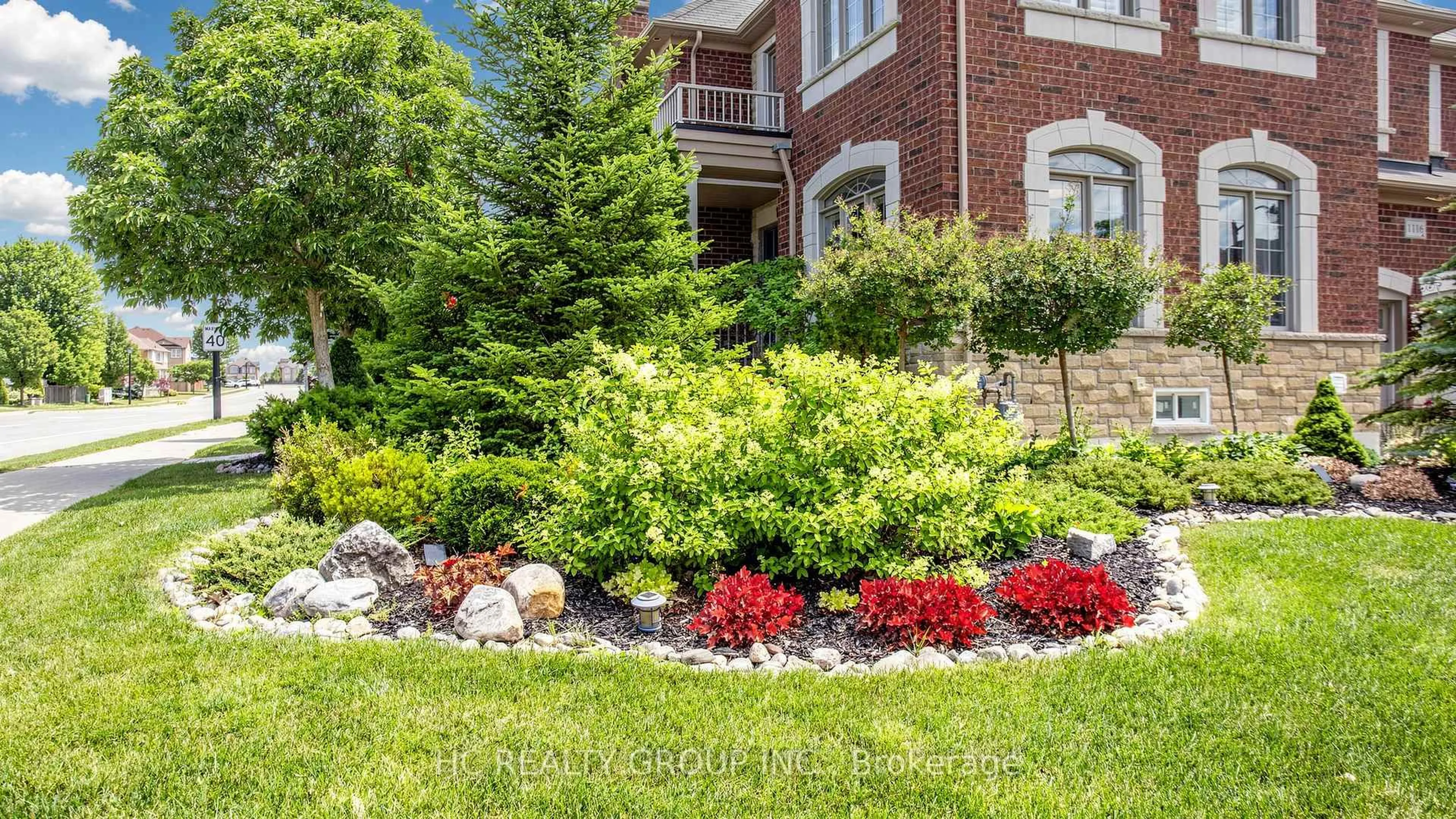 Home with brick exterior material, street for 1116 Veterans Way, Newmarket Ontario L3X 0B2