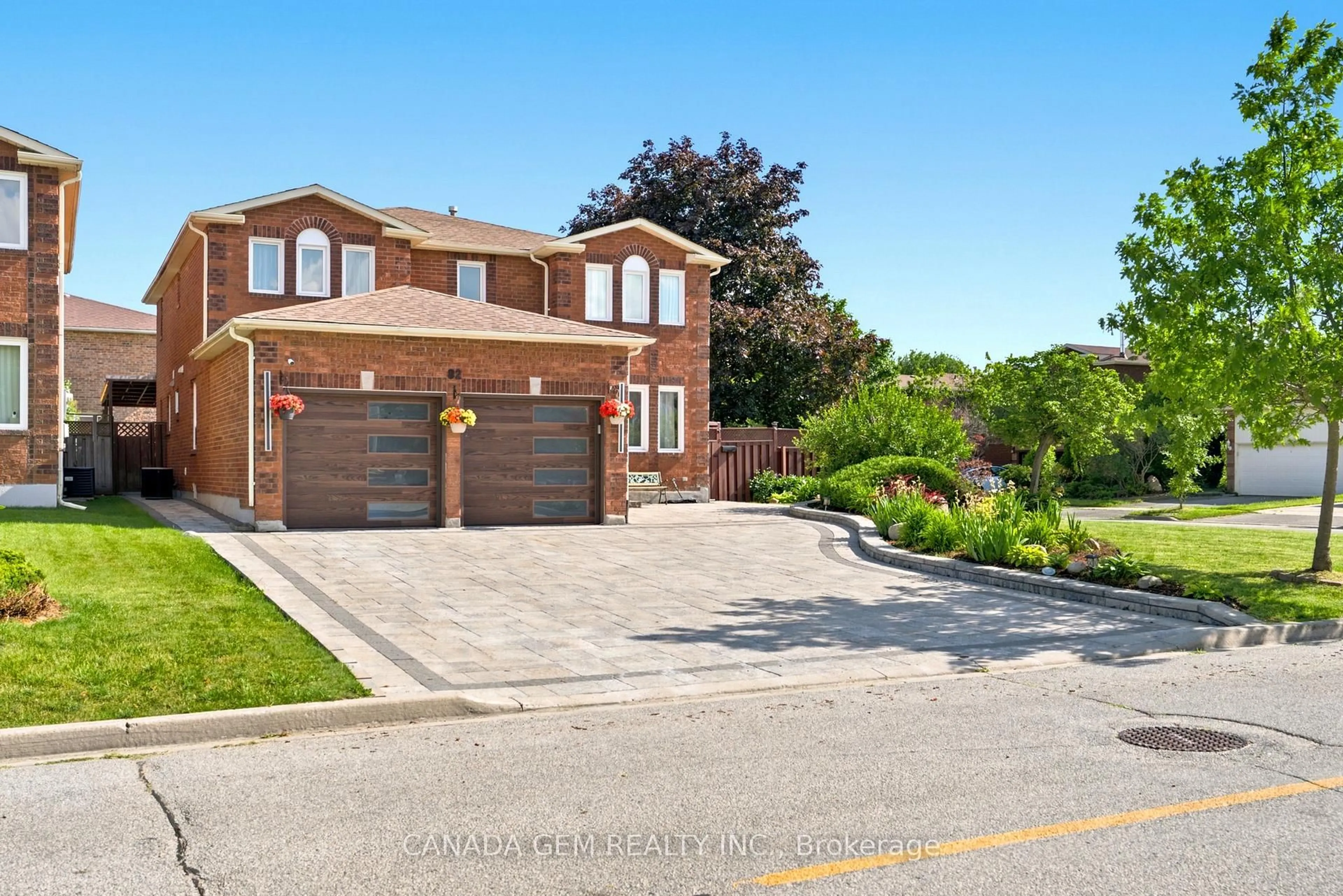 Home with brick exterior material, street for 82 Justus Dr, Richmond Hill Ontario L4C 0A1