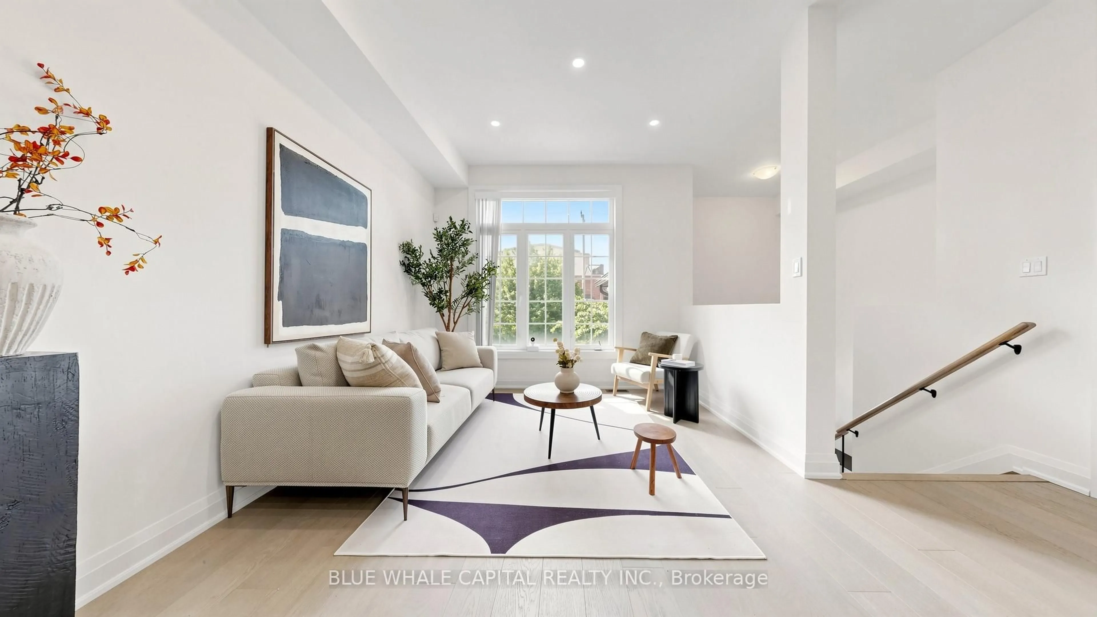 Living room with furniture, ceramic/tile floor for 75 Benson Ave, Richmond Hill Ontario L4C 4E5