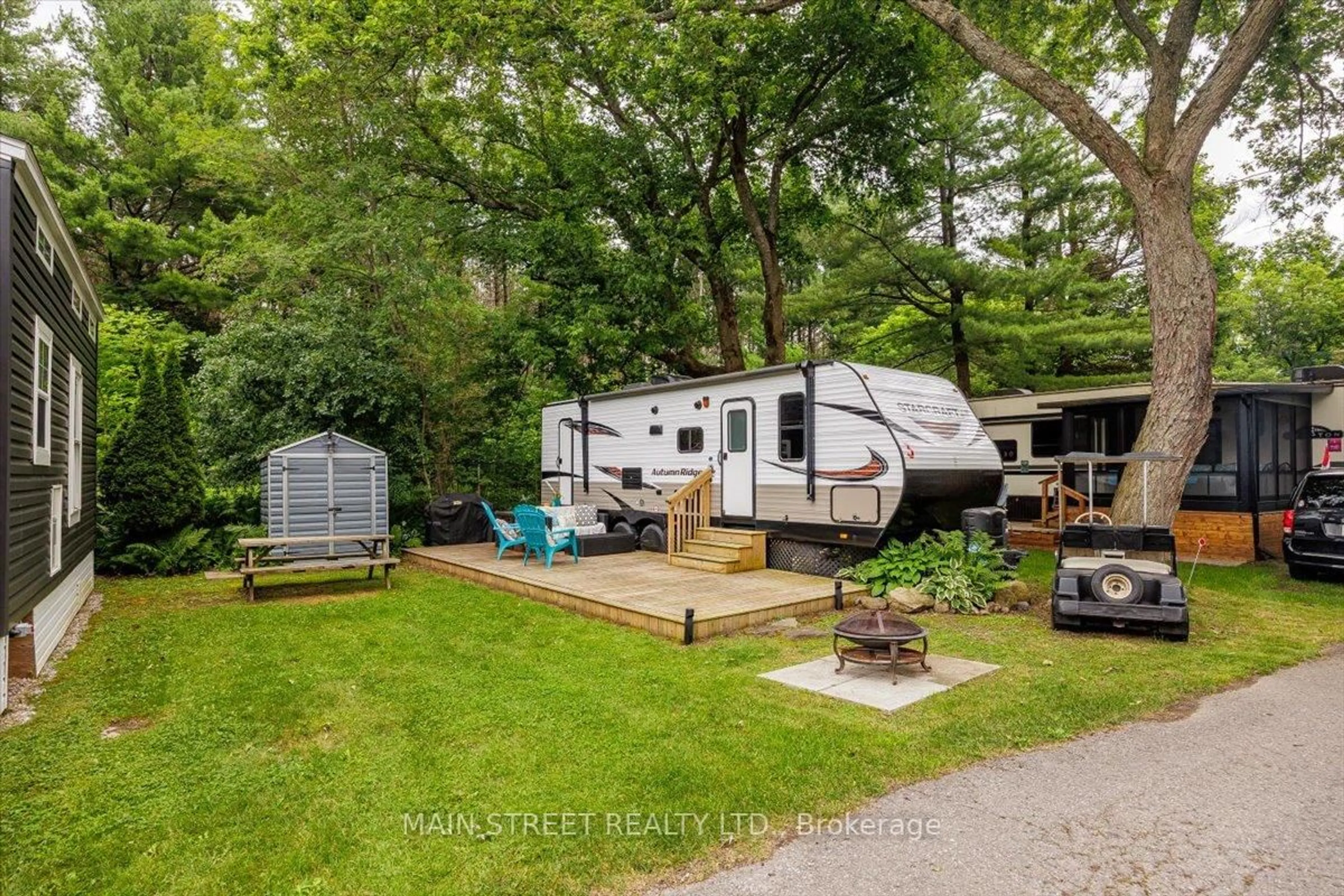 Patio, unknown for 3 Shady Lane, Whitchurch-Stouffville Ontario L0G 1E0