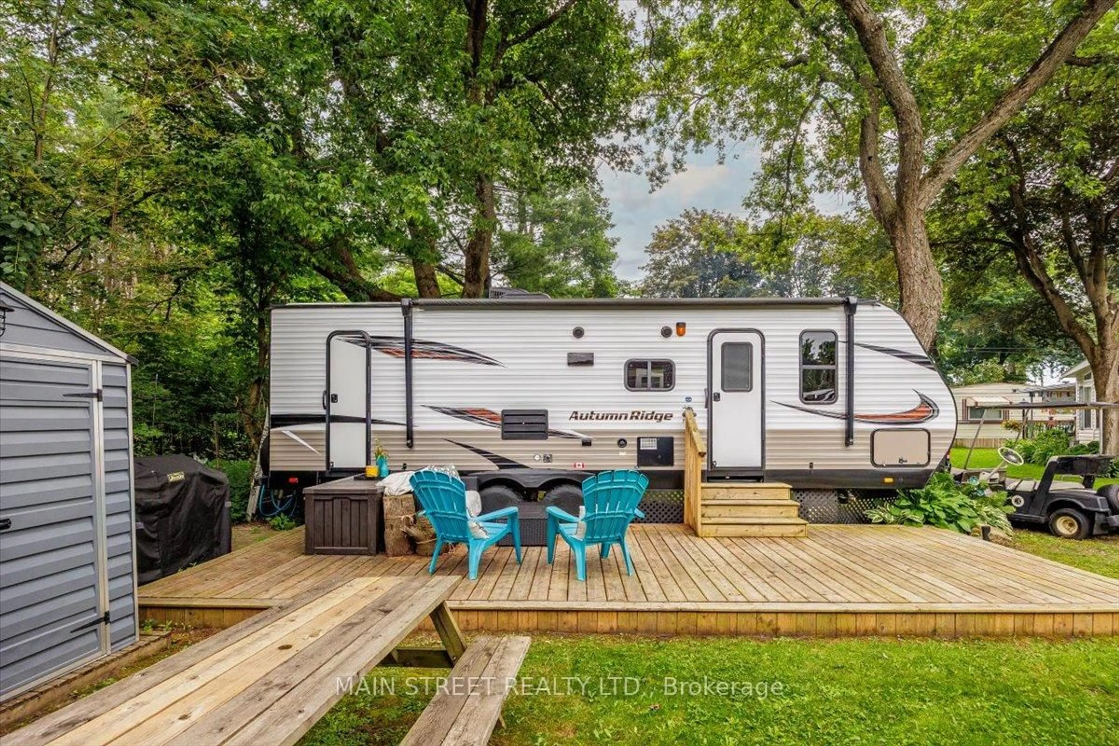Patio, unknown for 3 Shady Lane, Whitchurch-Stouffville Ontario L0G 1E0