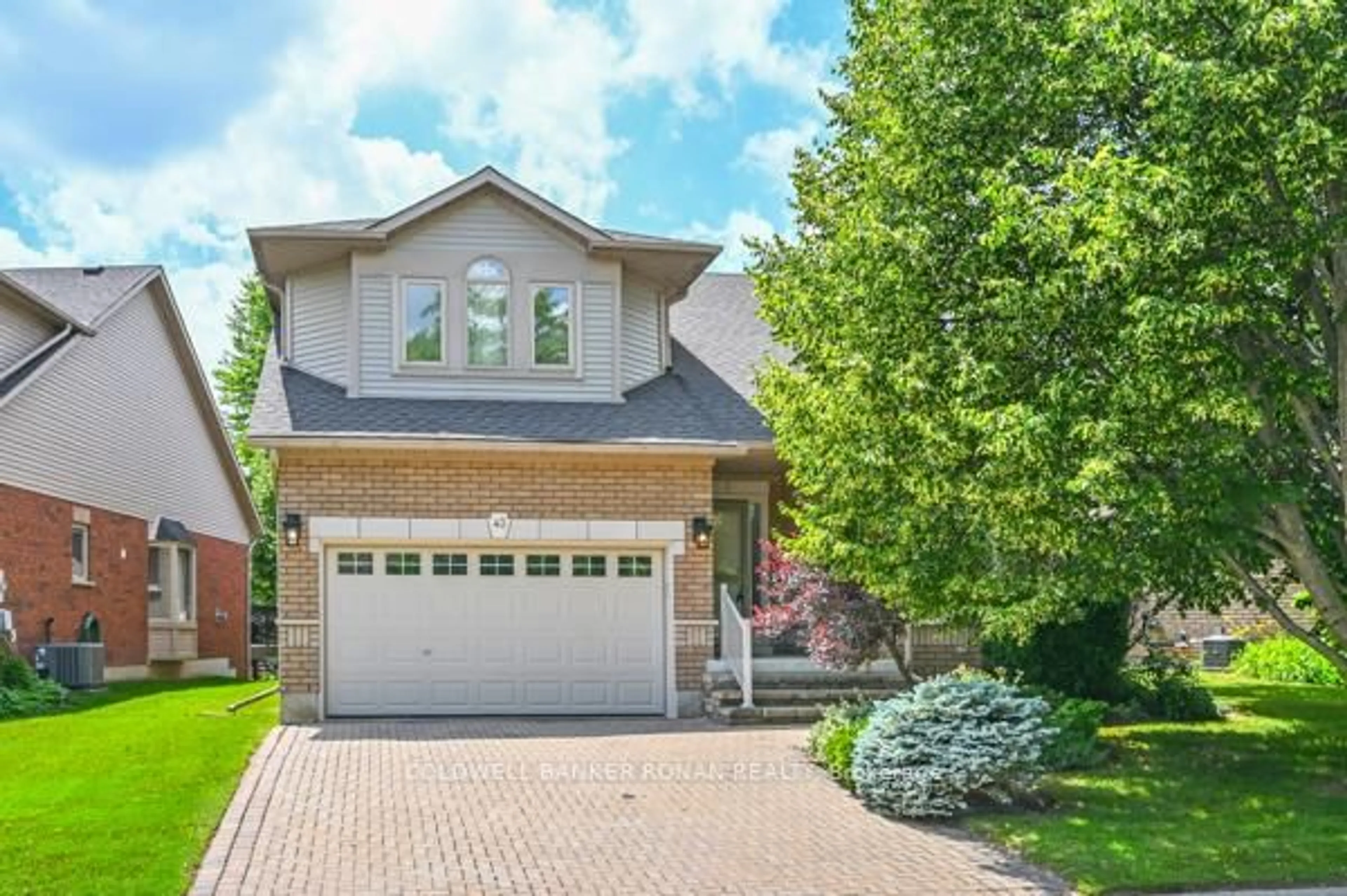 Home with brick exterior material, street for 43 Briar Gate #30, New Tecumseth Ontario L9R 2A8