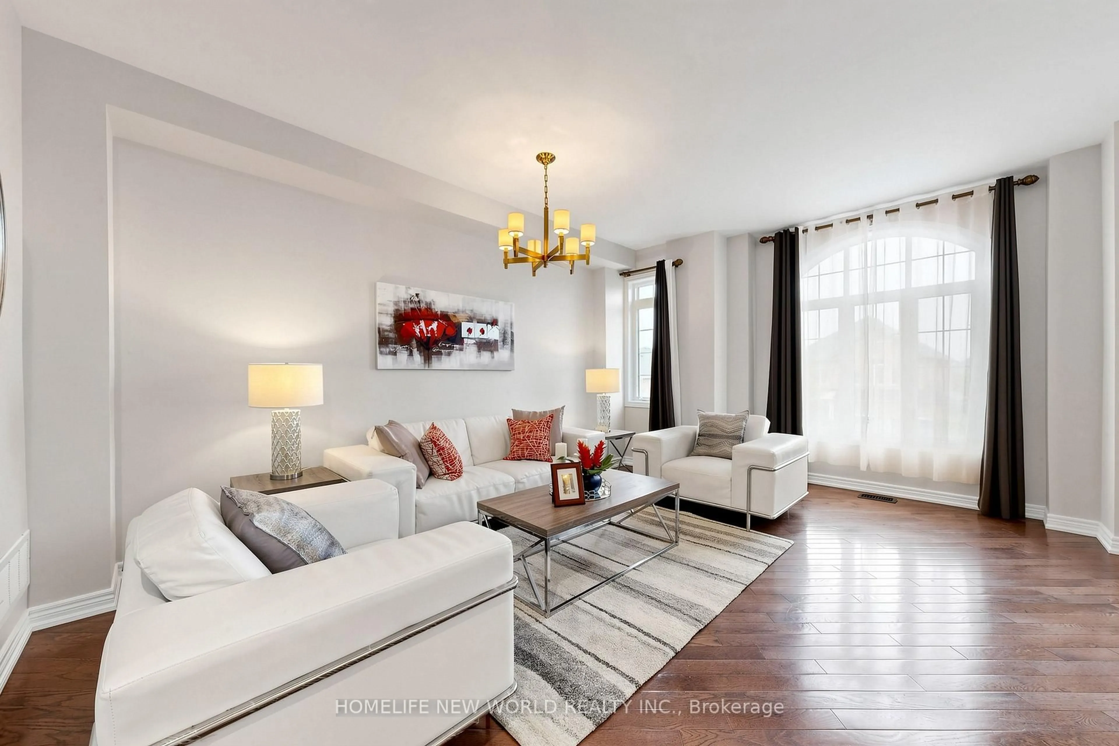Living room with furniture, unknown for 208 Hunting Ridges Dr, Richmond Hill Ontario L4E 4K6
