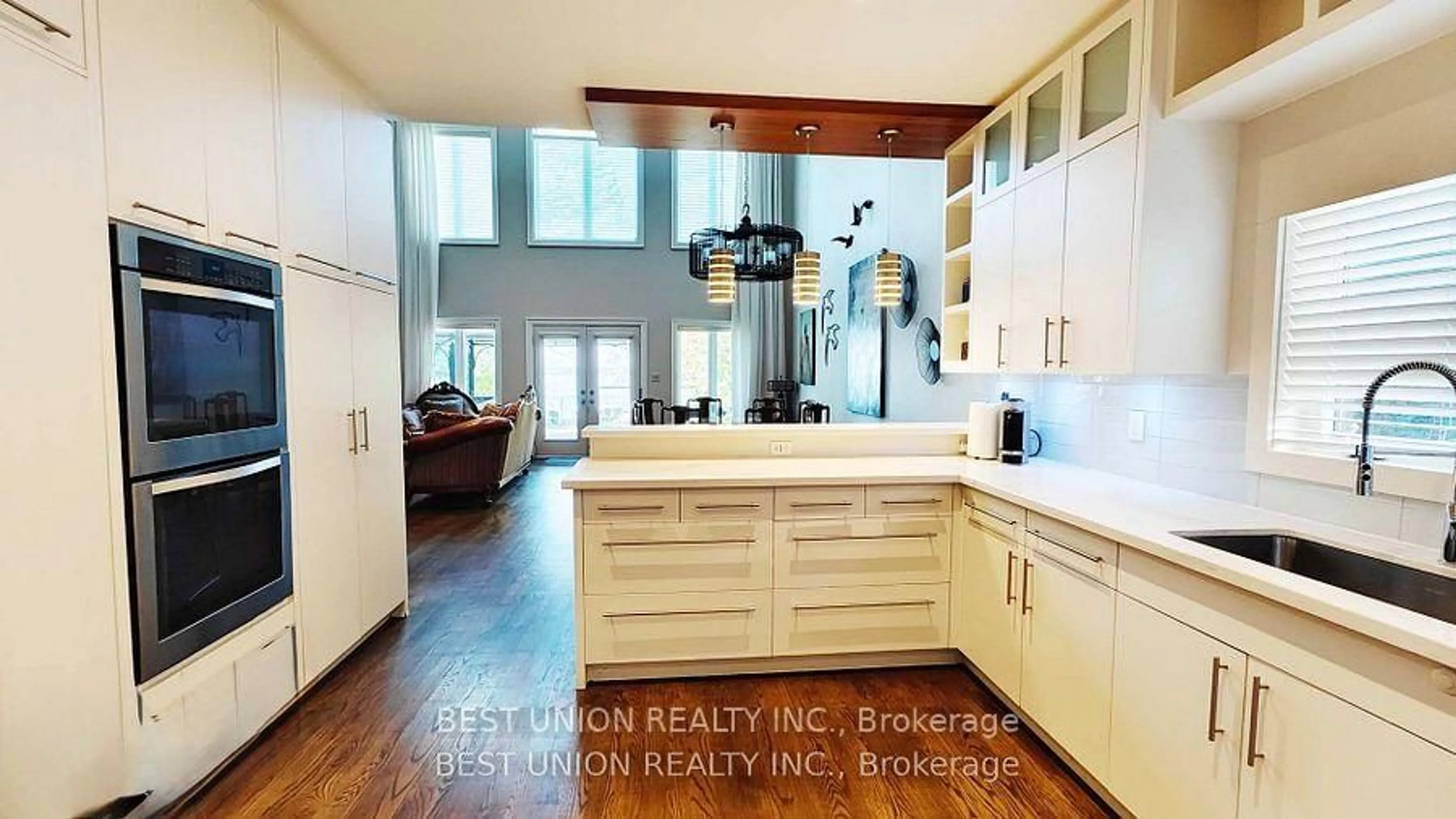Open concept kitchen, ceramic/tile floor for 8 Shangri-La Lane, Georgina Ontario L4P 0A8