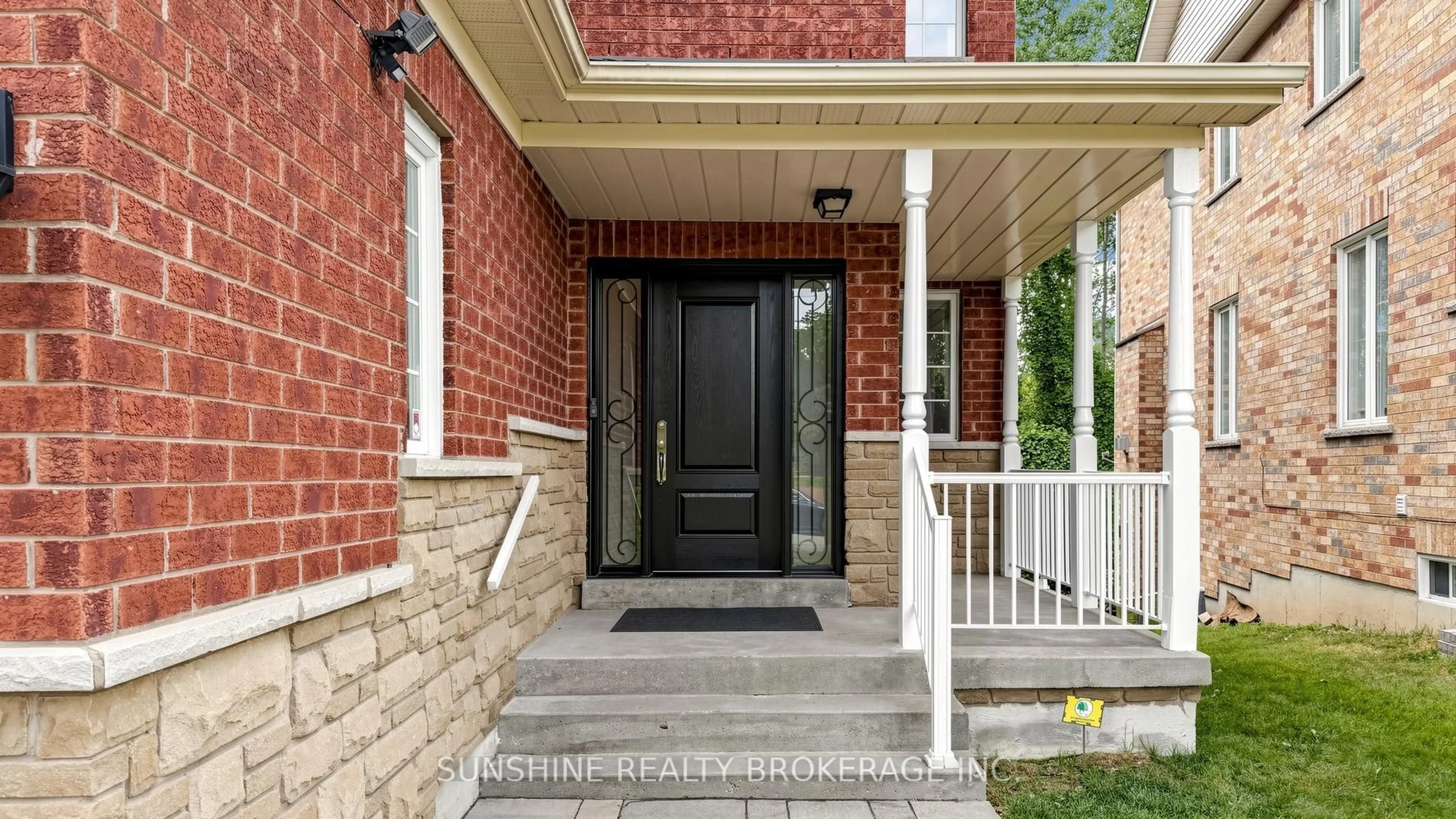 Home with brick exterior material, street for 34 Wood Rim Dr, Richmond Hill Ontario L4E 4E7