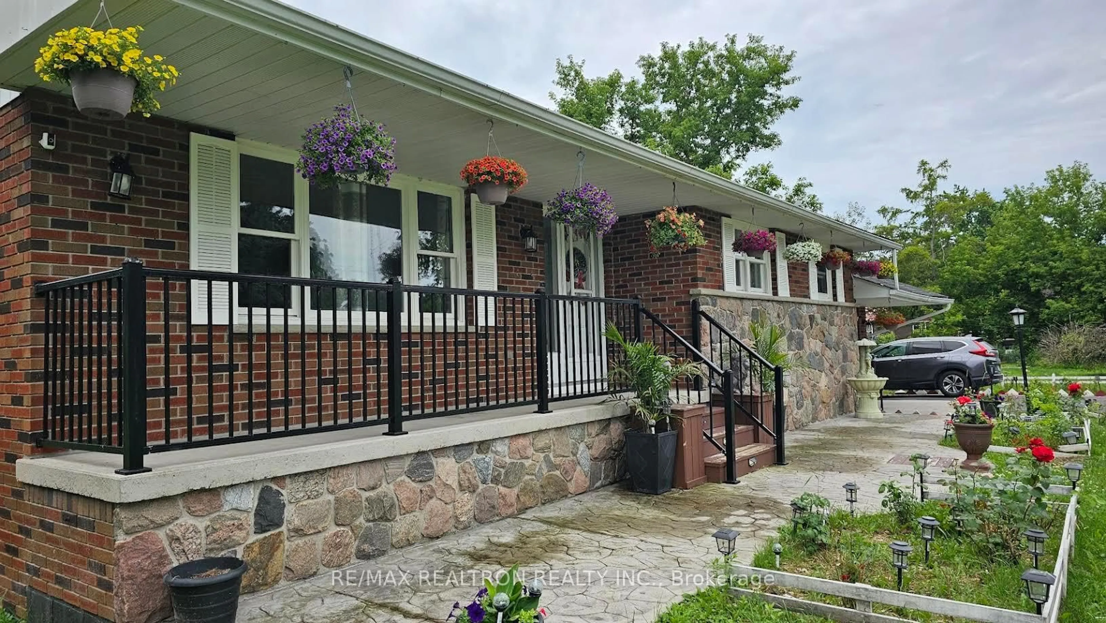 Patio, street for 1420B Regional Rd 50 Rd, Brock Ontario L0K 1A0