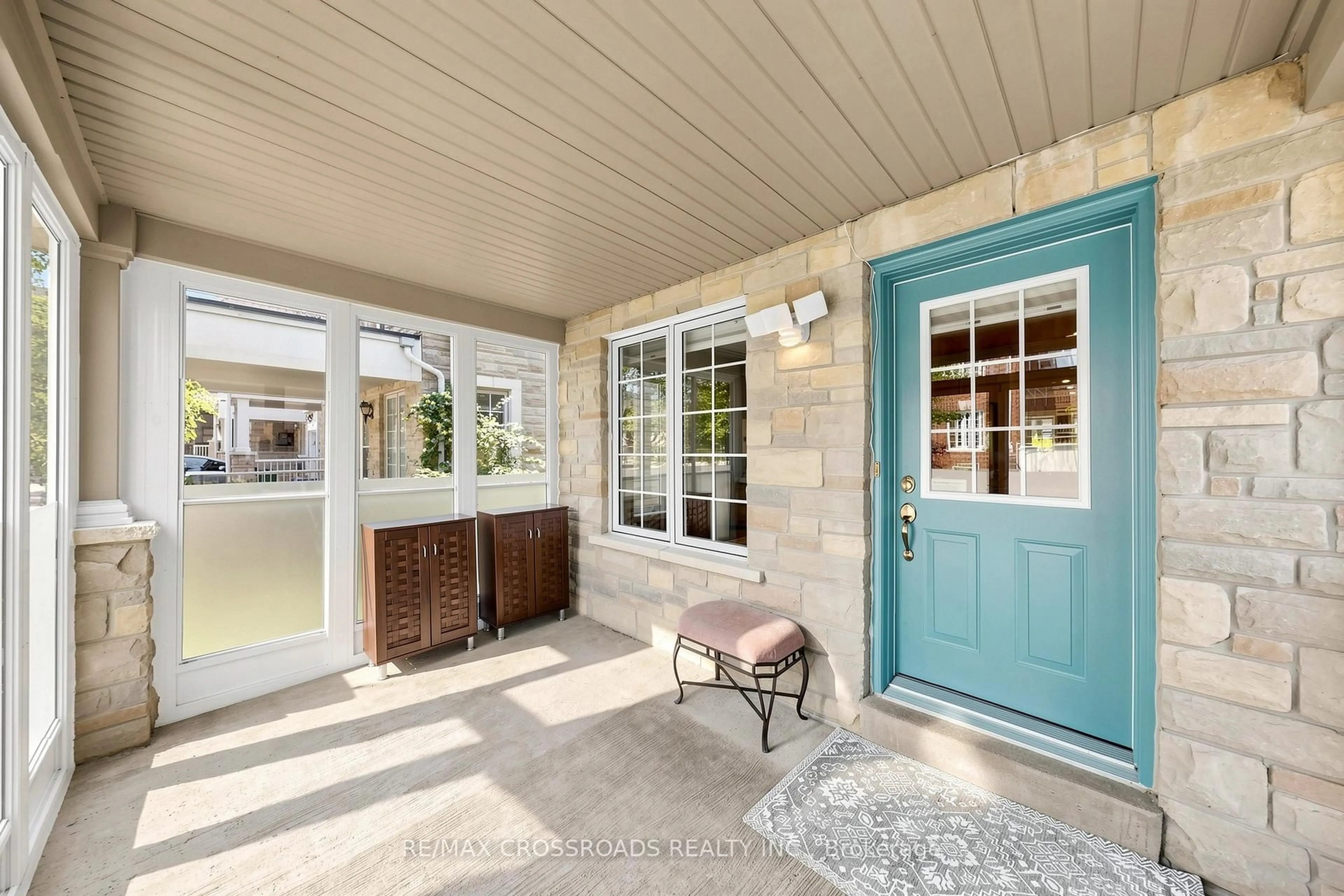 Indoor entryway for 41 Prince Charles Way, Markham Ontario L6C 0B4