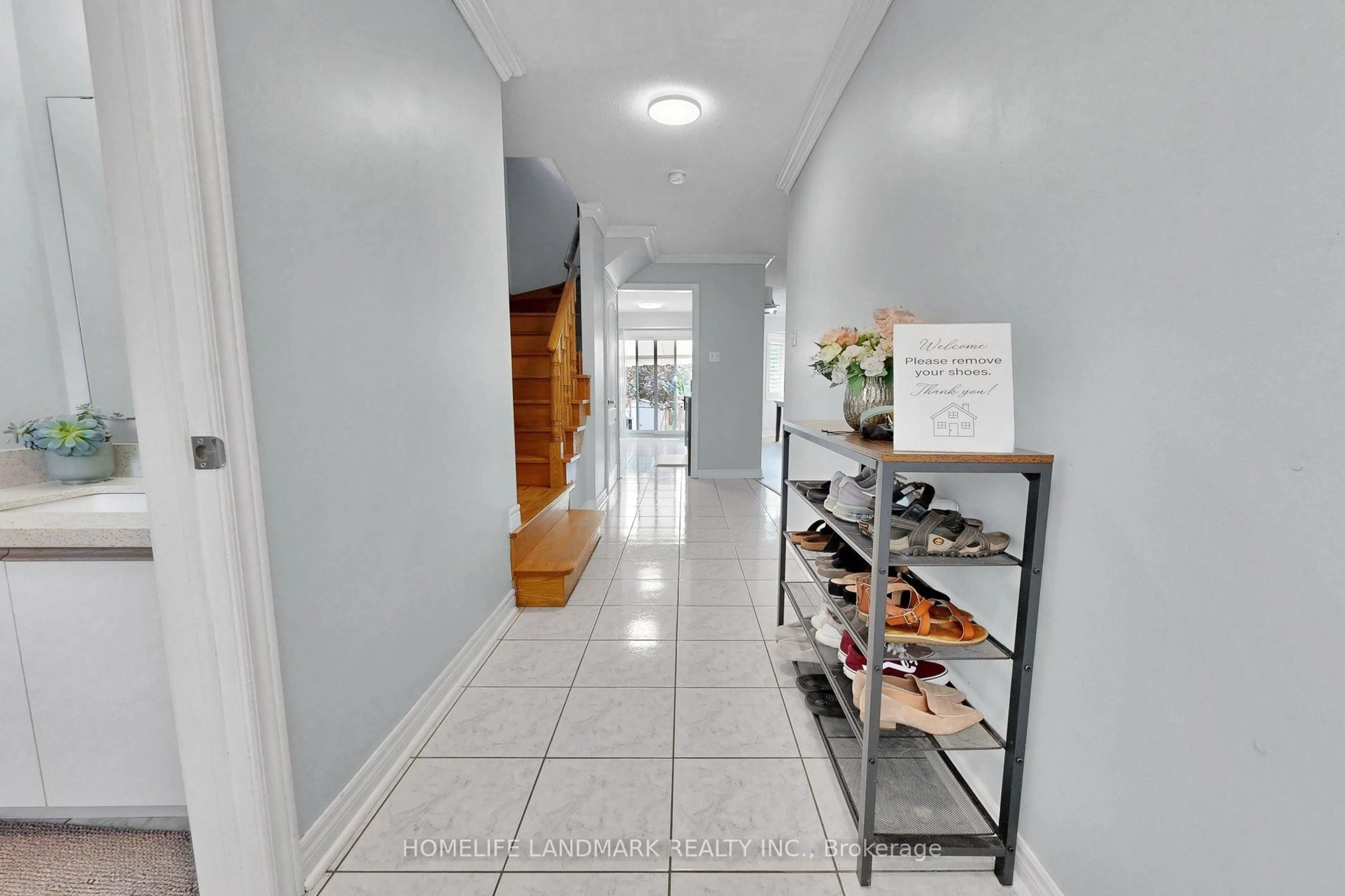 Indoor entryway for 217 Isaac Murray Ave, Vaughan Ontario L6A 2T2
