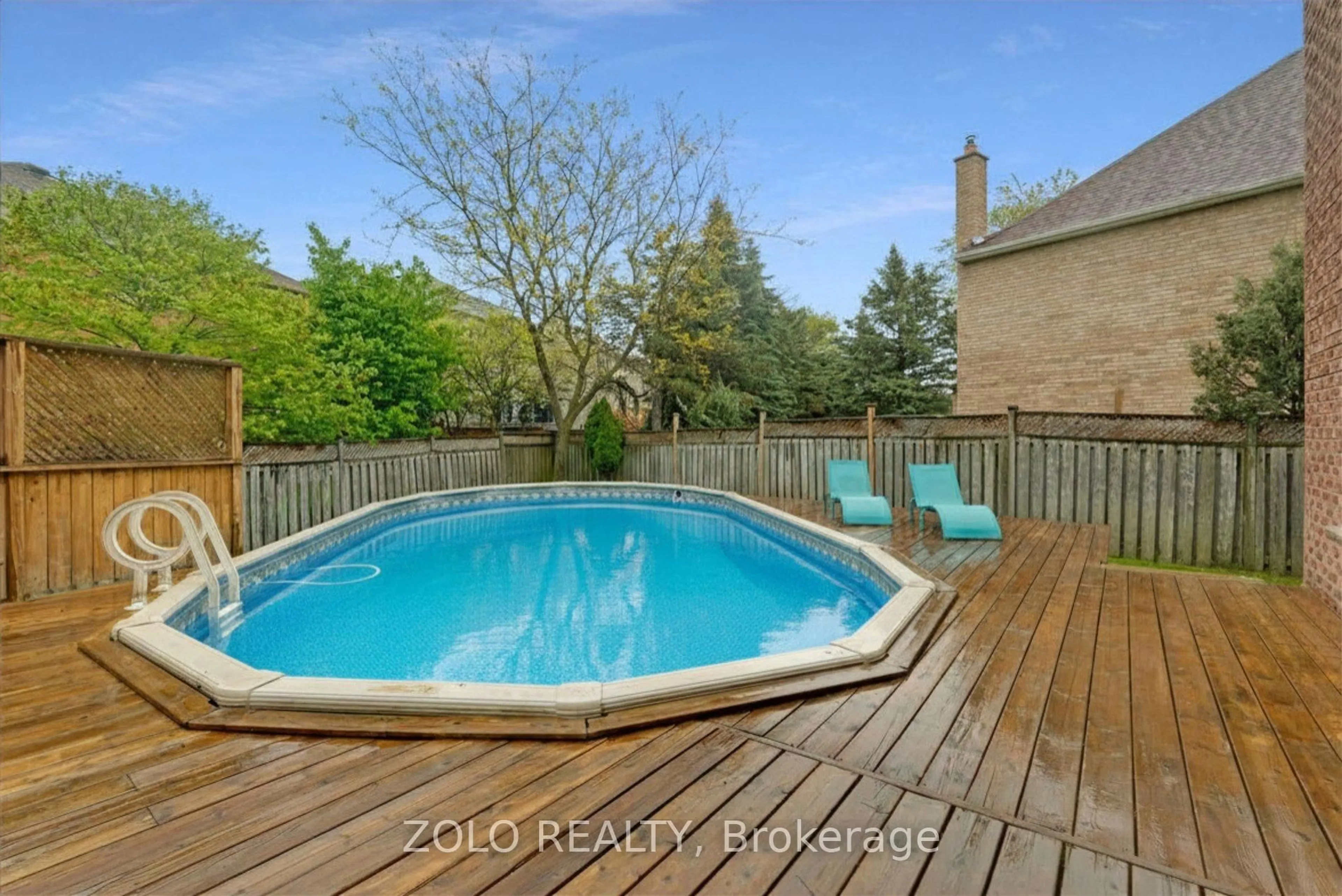 Pool for 272 Elman Cres, Newmarket Ontario L3Y 7X4