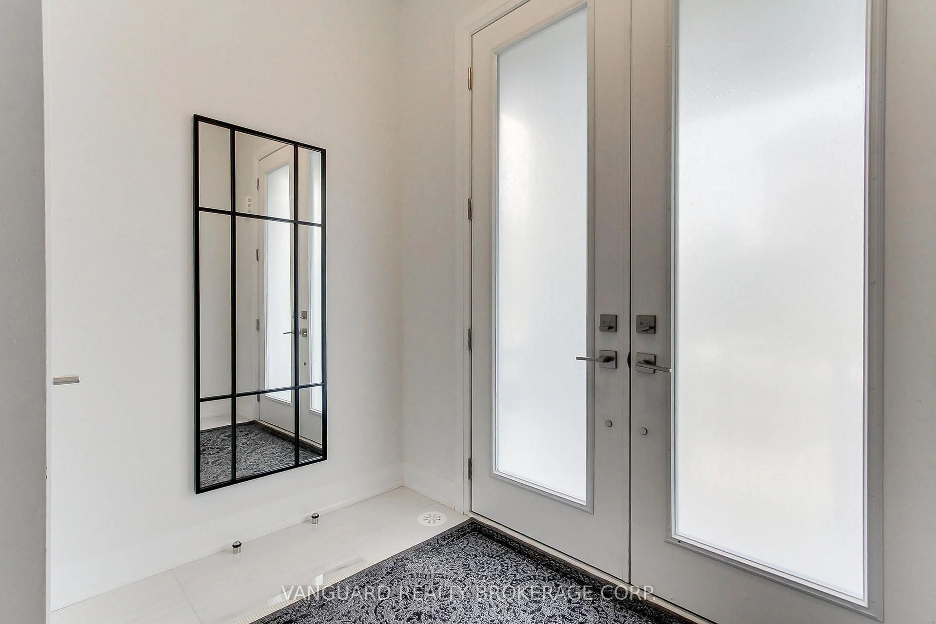 Indoor entryway for 950 Isaac Phillips Way, Newmarket Ontario L3X 0M7