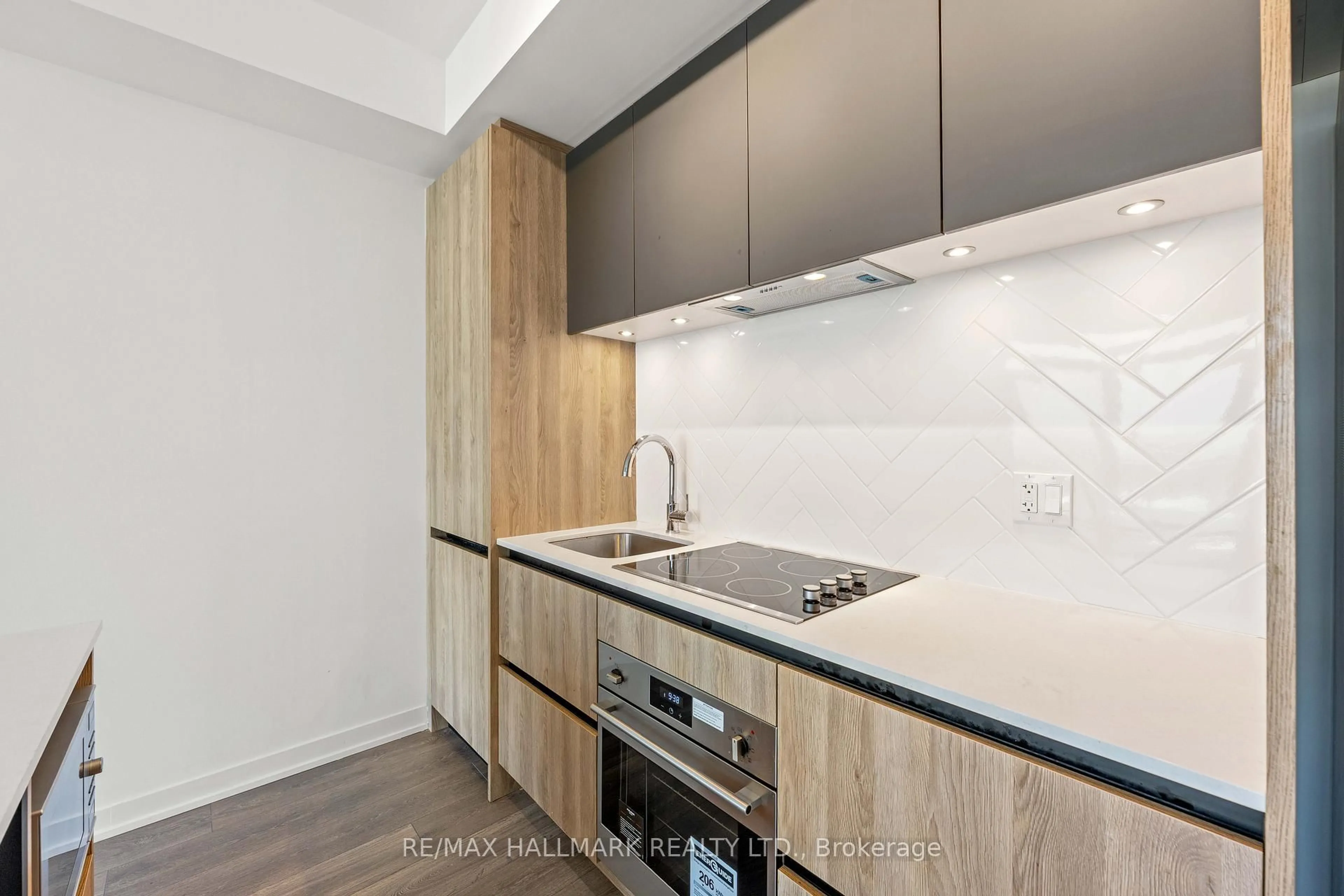 Standard kitchen, unknown for 7950 Bathurst St #1524, Vaughan Ontario L4J 0L4