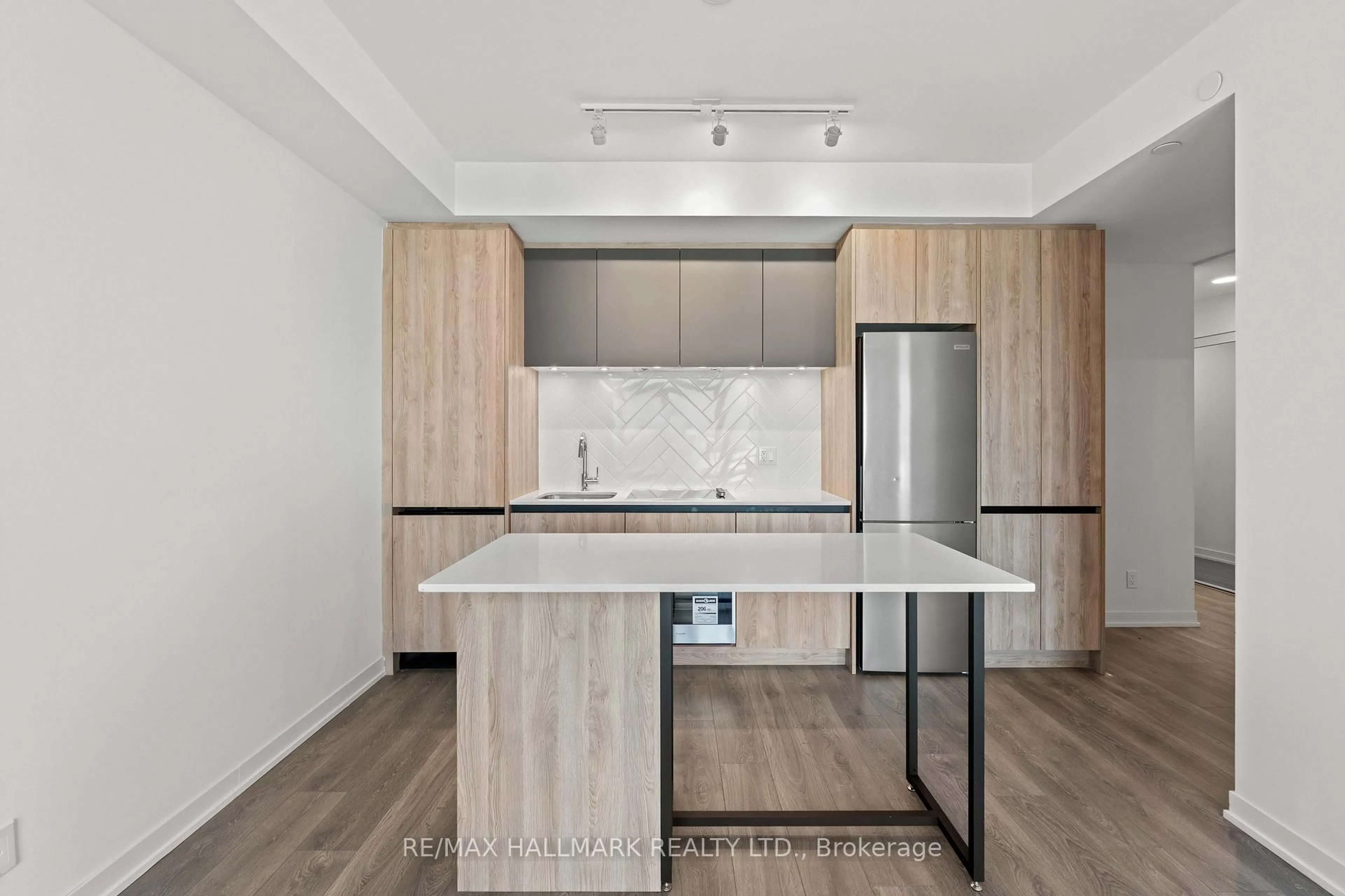Standard kitchen, unknown for 7950 Bathurst St #1524, Vaughan Ontario L4J 0L4