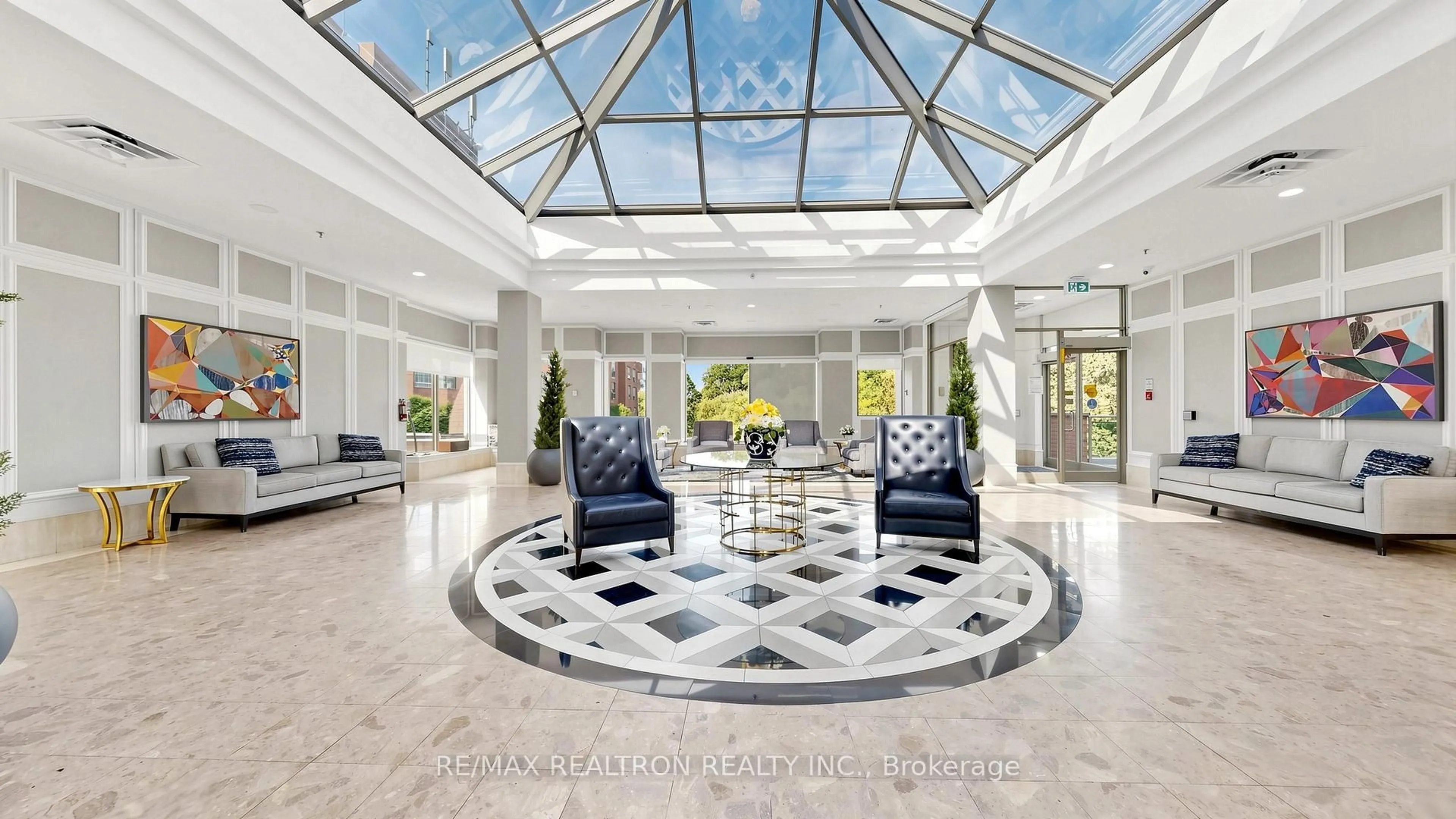 Lobby for 14924 Yonge St #521, Aurora Ontario L4G 1M7