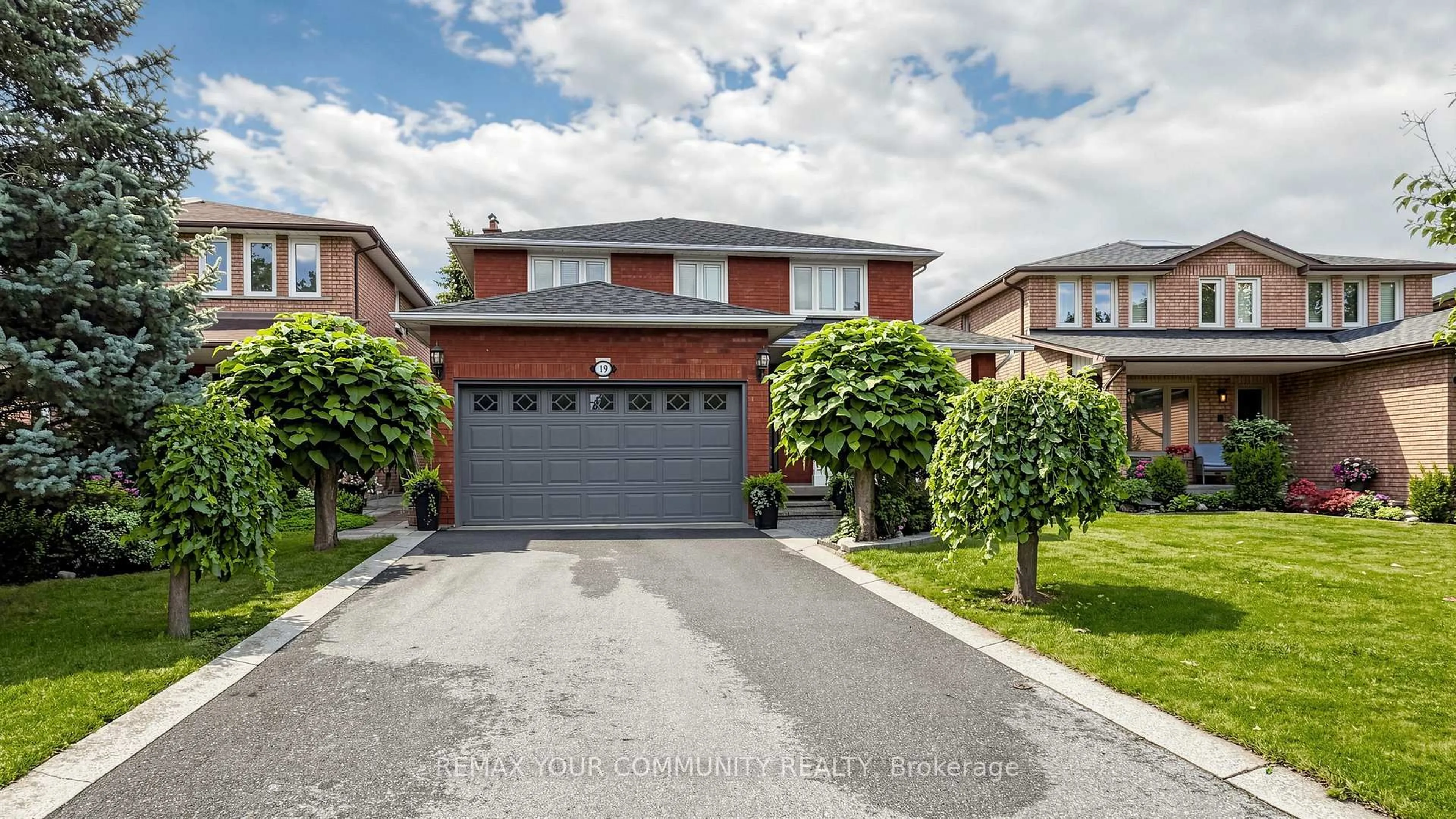 Home with brick exterior material, street for 19 Ivano Mews, Vaughan Ontario L4L 7T7