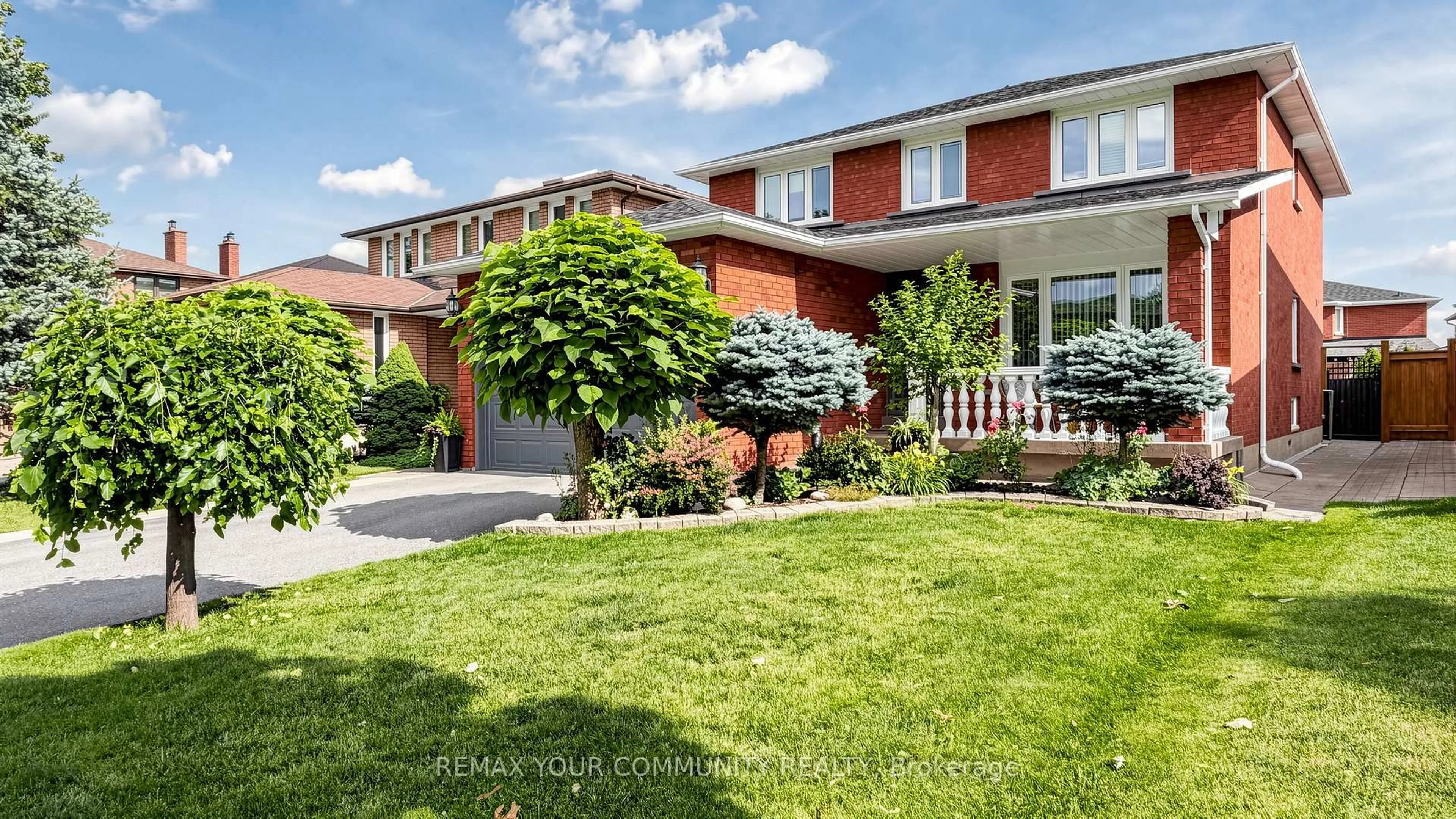 Home with brick exterior material, street for 19 Ivano Mews, Vaughan Ontario L4L 7T7