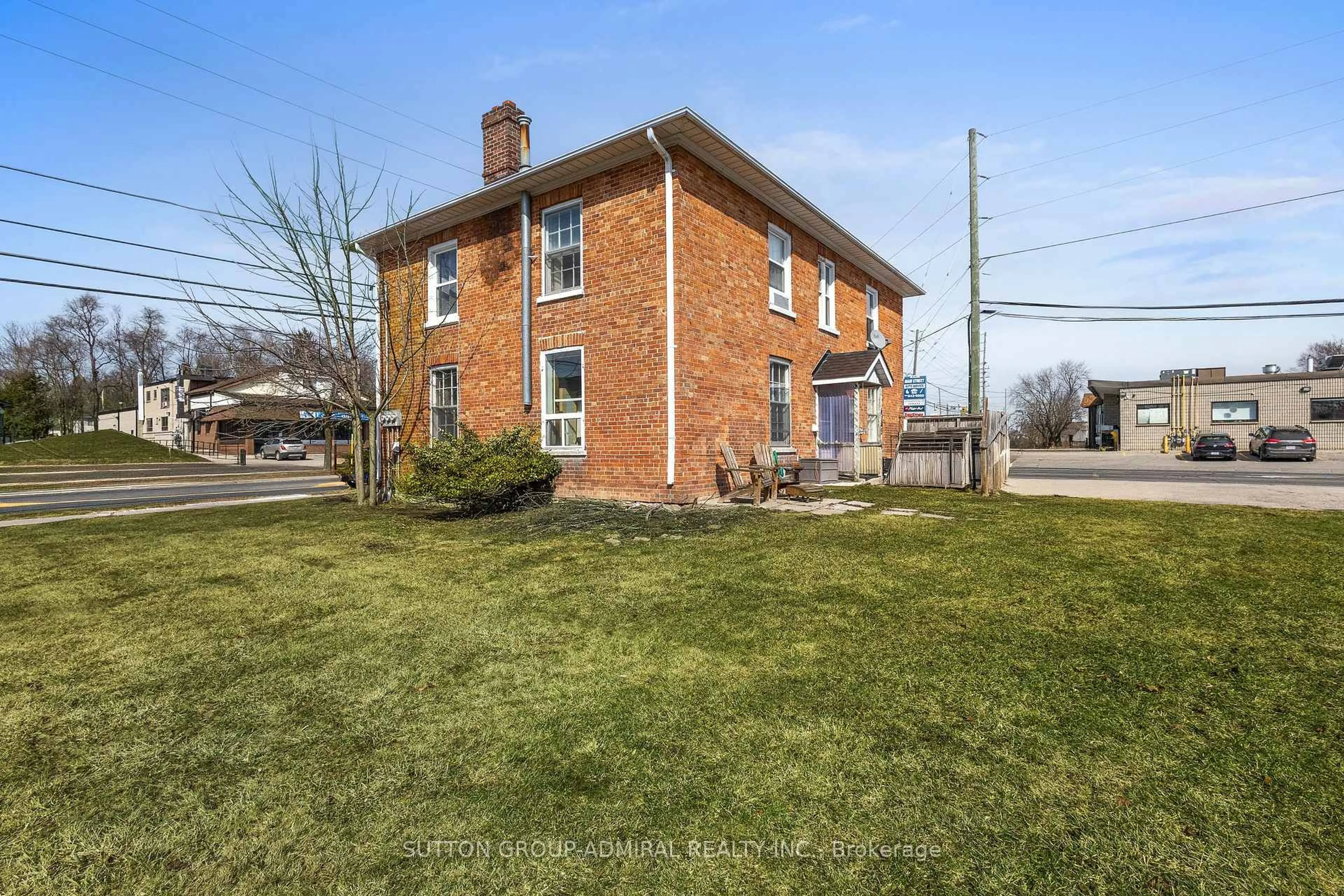 Home with brick exterior material, building for 6745 Main St, Whitchurch-Stouffville Ontario L4A 6B5