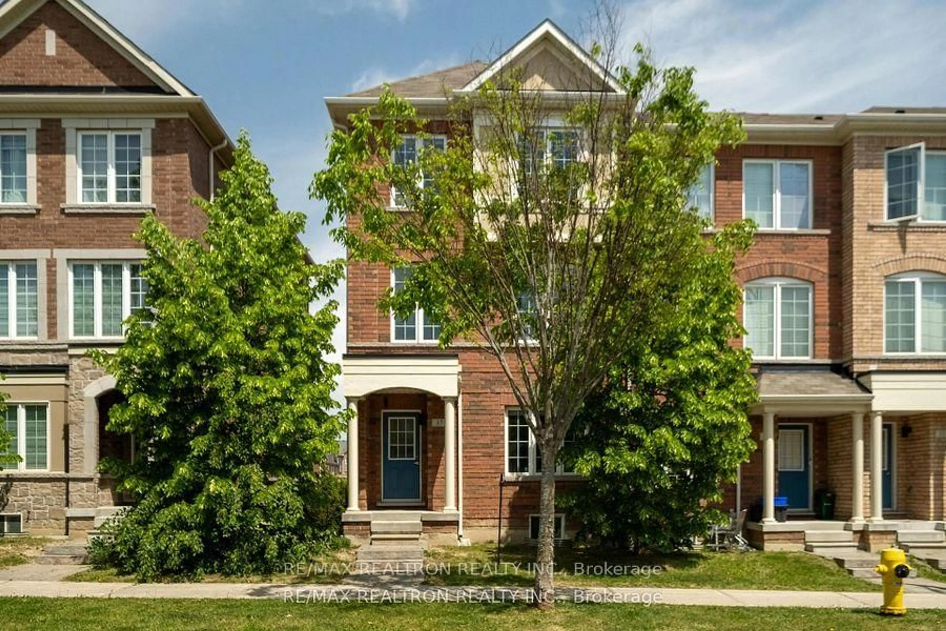 Home with brick exterior material, street for 37 Torah Gate, Vaughan Ontario L6A 4Y4