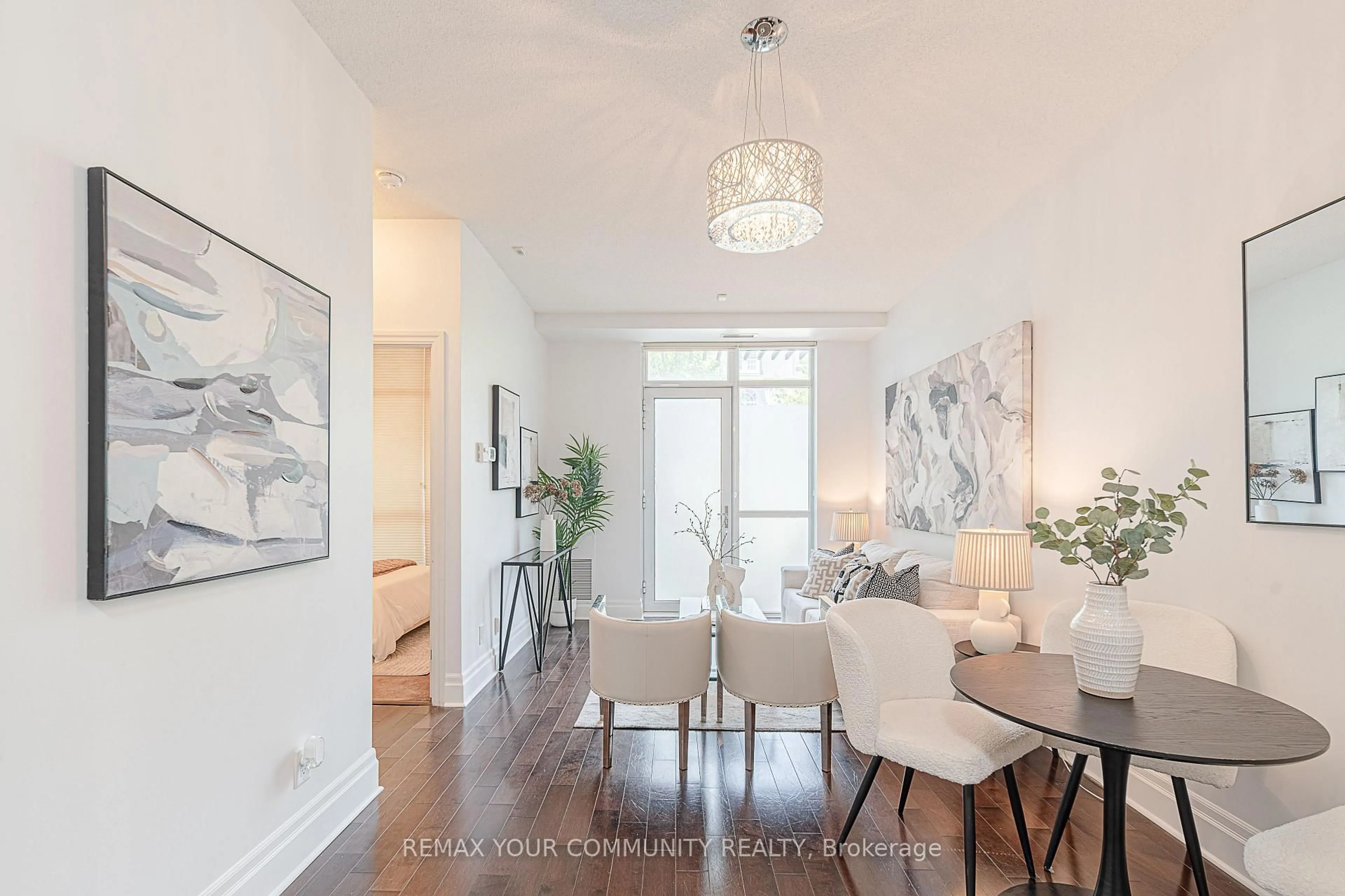 Dining room, wood/laminate floor for 39 Upper Duke Cres #102, Markham Ontario L6G 0B8