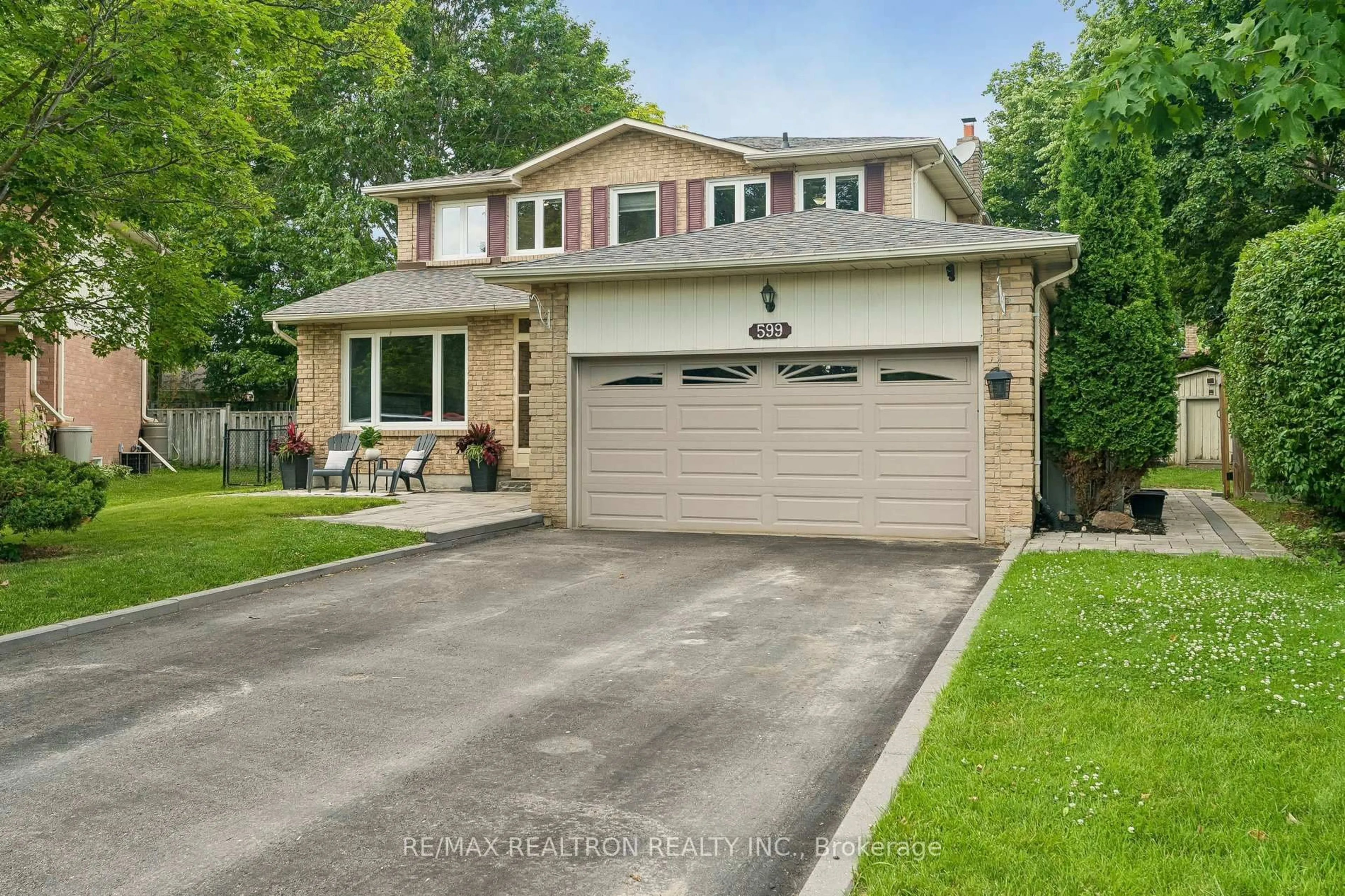 Home with brick exterior material, street for 599 Brooks Howard Crt, Newmarket Ontario L3Y 6V2