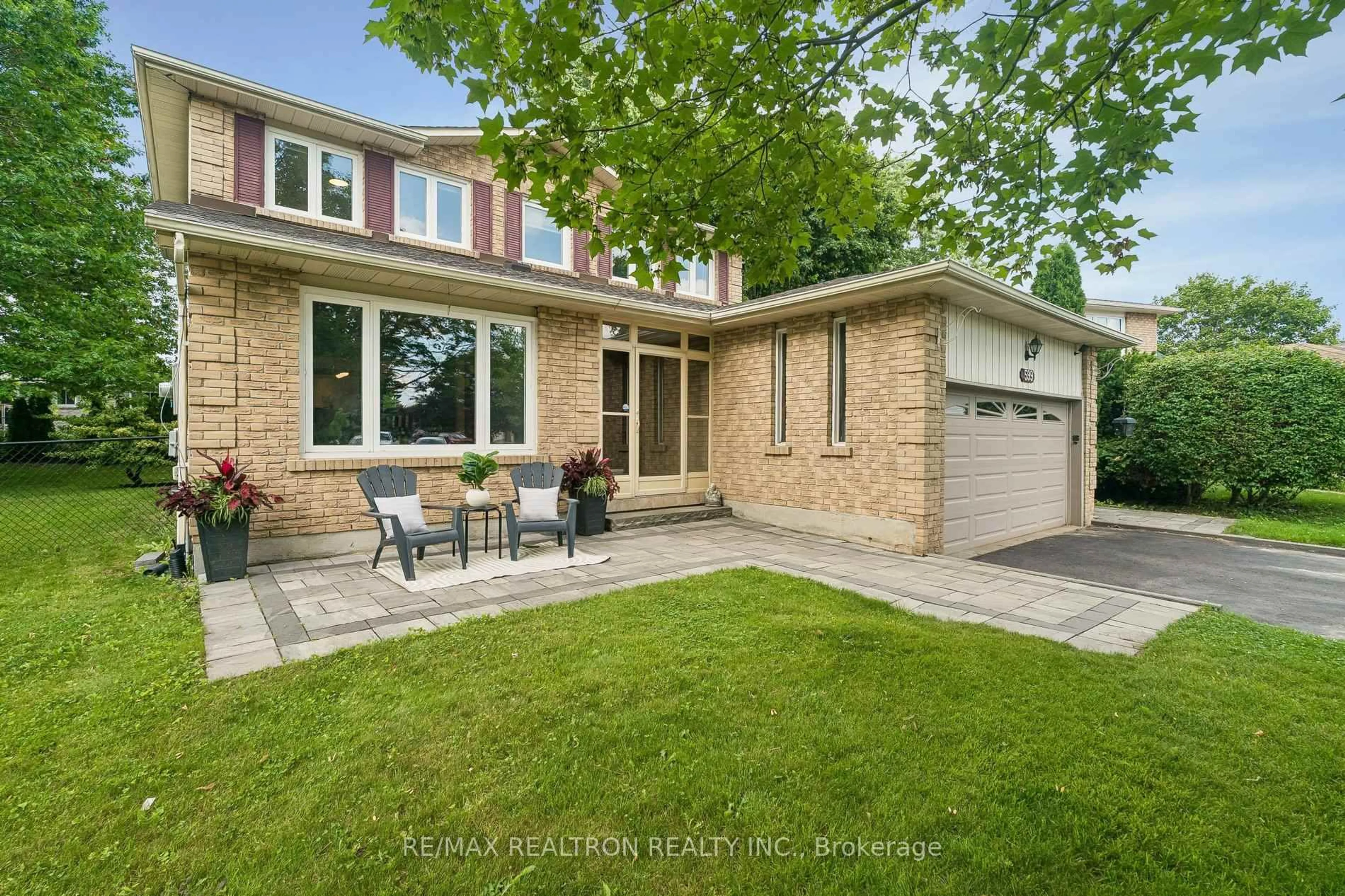 Home with brick exterior material, street for 599 Brooks Howard Crt, Newmarket Ontario L3Y 6V2