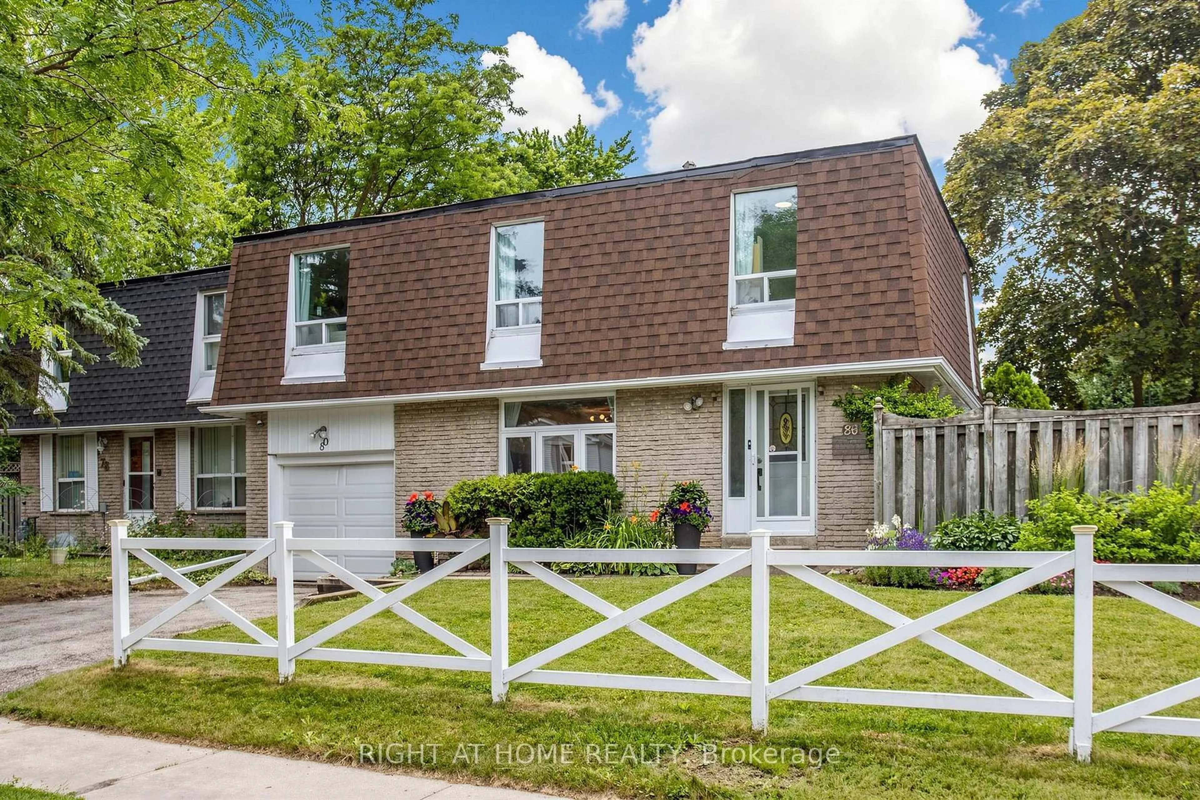 Home with vinyl exterior material, street for 80 Lillooet Cres, Richmond Hill Ontario L4C 5A7