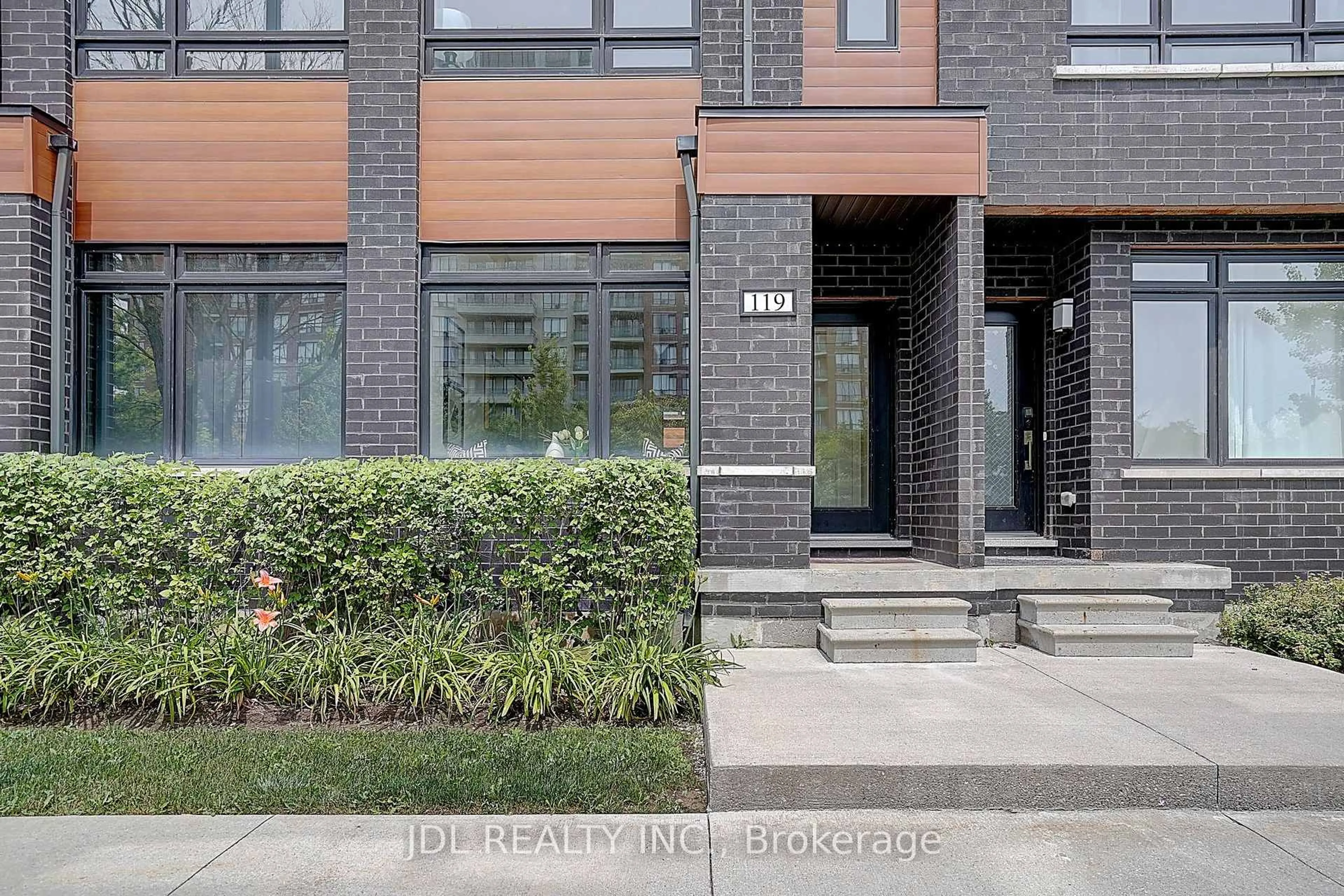 Home with brick exterior material, street for 370 D Red Maple Rd #119, Richmond Hill Ontario L4C 5T4
