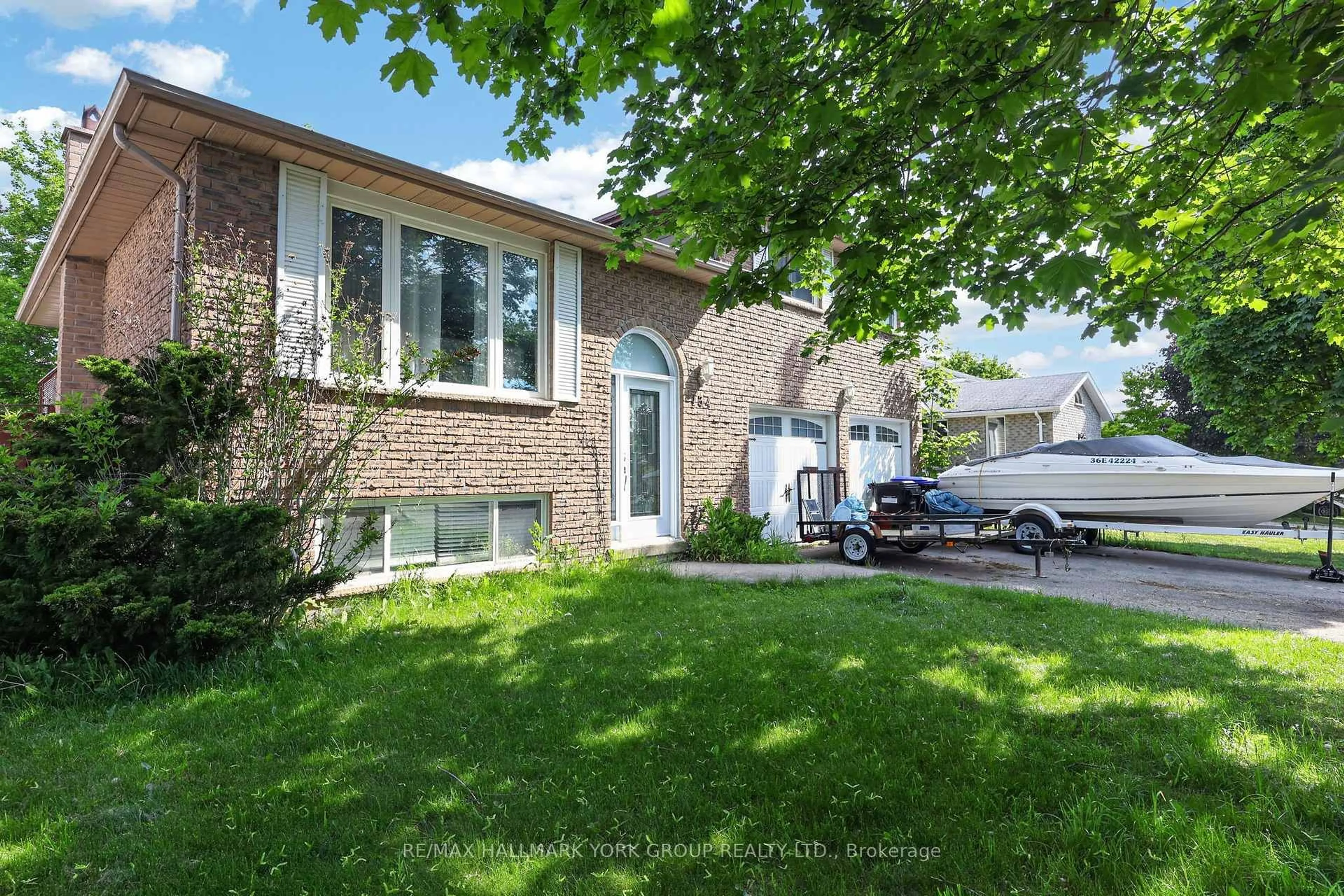 Unknown for 134 Crown Cres, Bradford West Gwillimbury Ontario L3Z 2L5