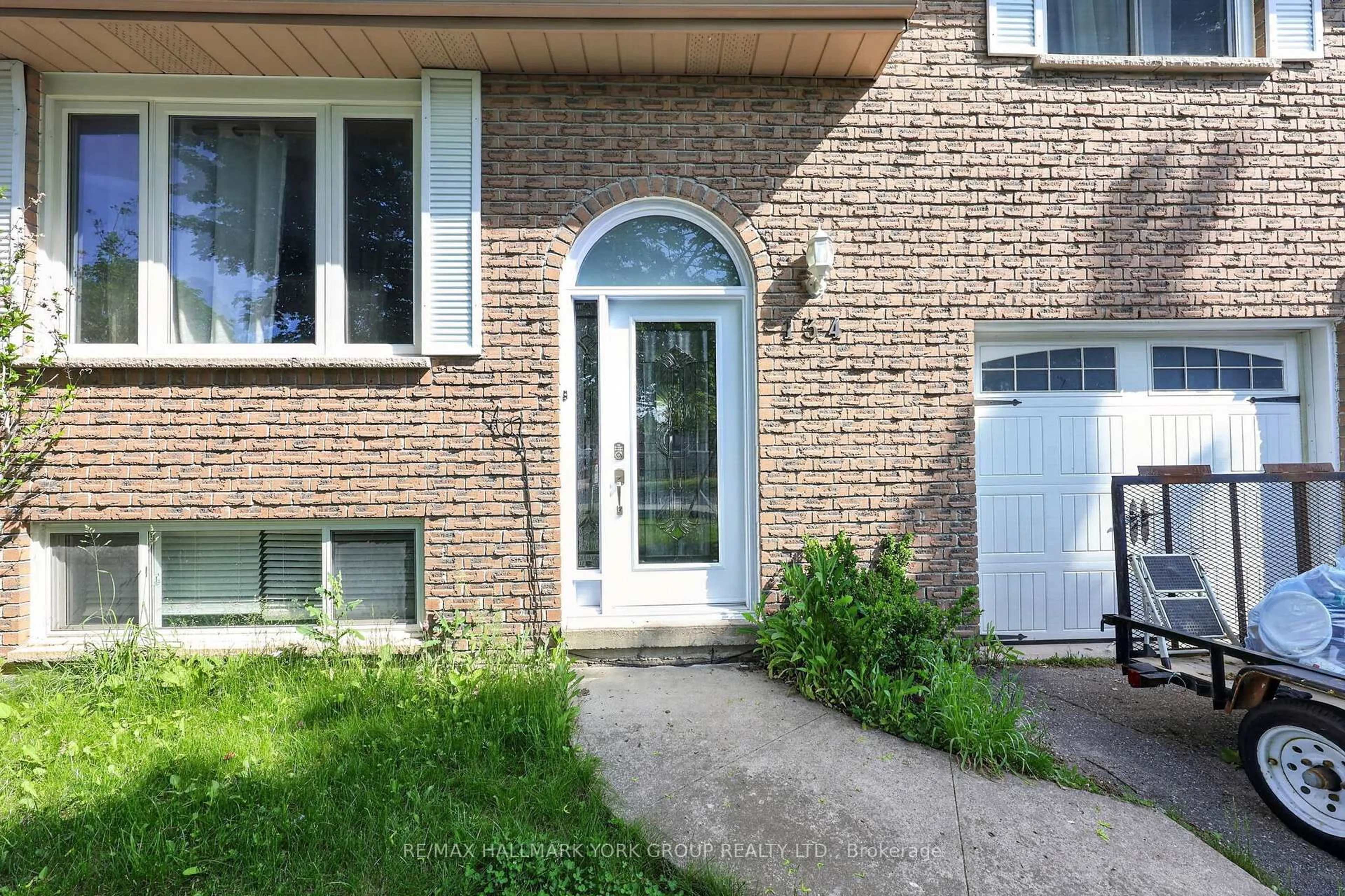 Unknown for 134 Crown Cres, Bradford West Gwillimbury Ontario L3Z 2L5