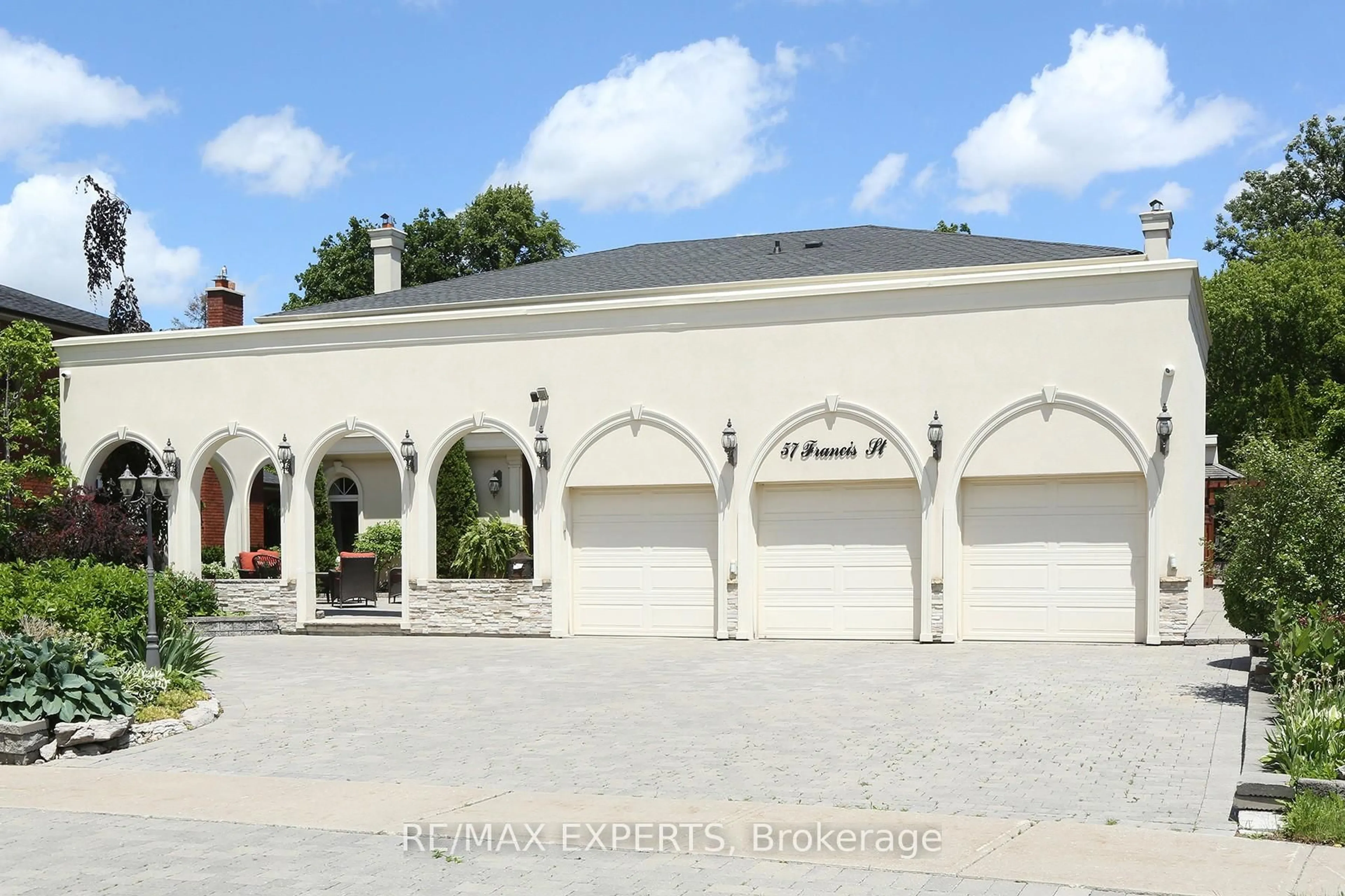 Indoor foyer for 57 Francis St, Vaughan Ontario L4L 1P7