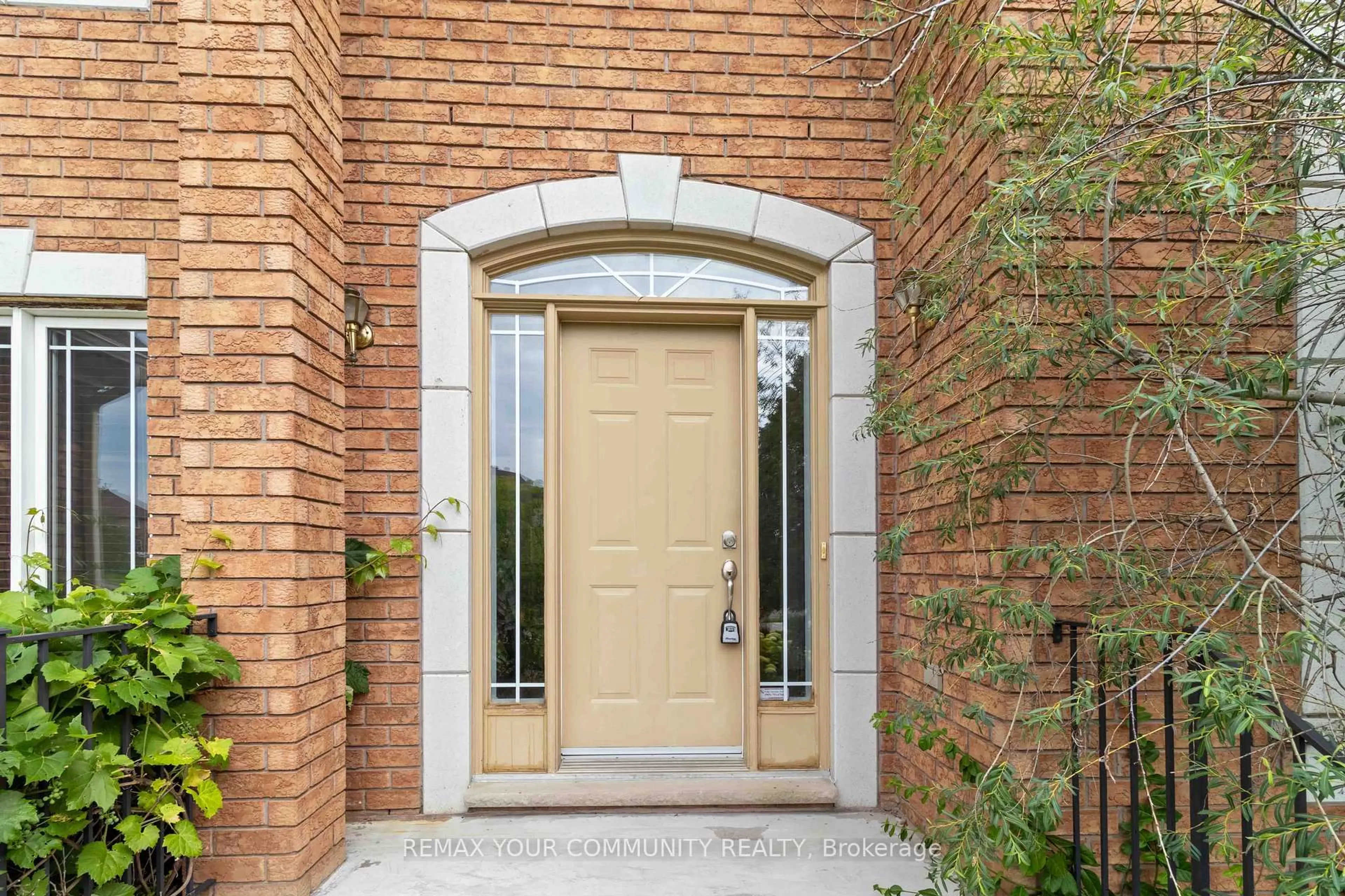 Unknown for 40 Hunterwood Chse, Vaughan Ontario L6A 3R9