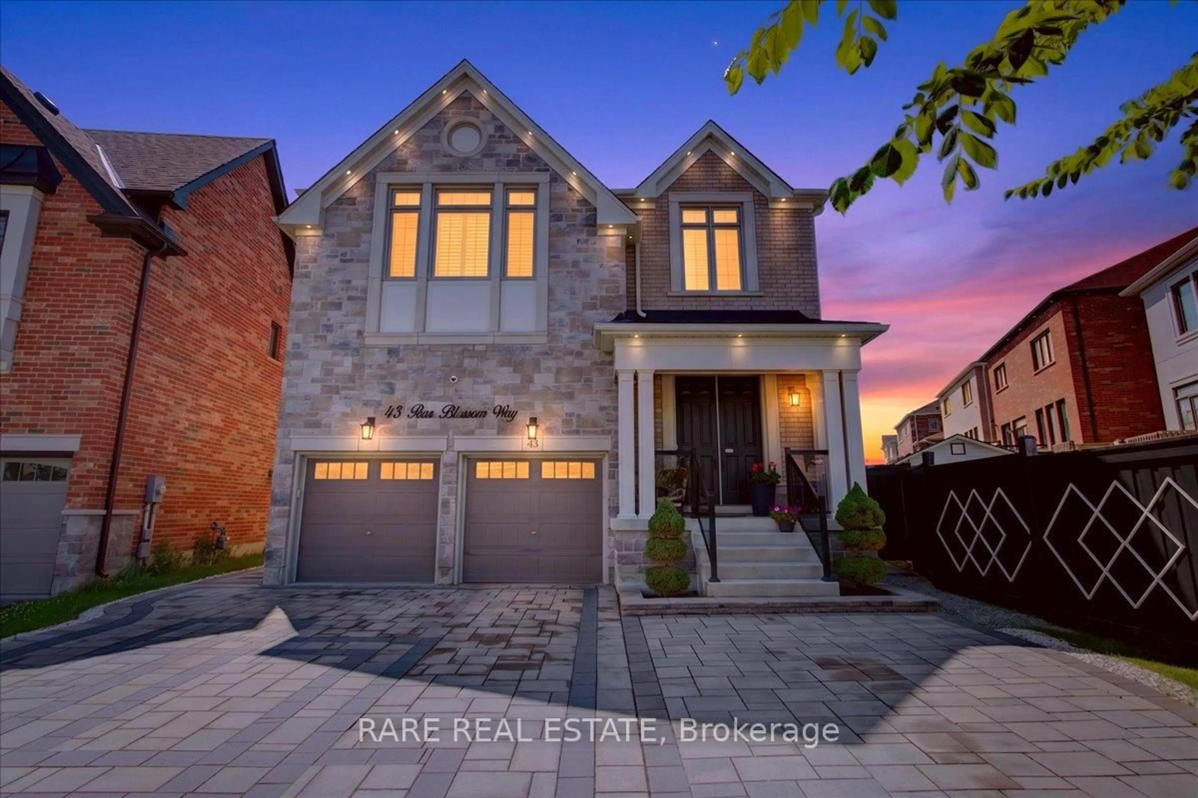 Home with brick exterior material, street for 43 Pear Blossom Way, East Gwillimbury Ontario L9N 0T1