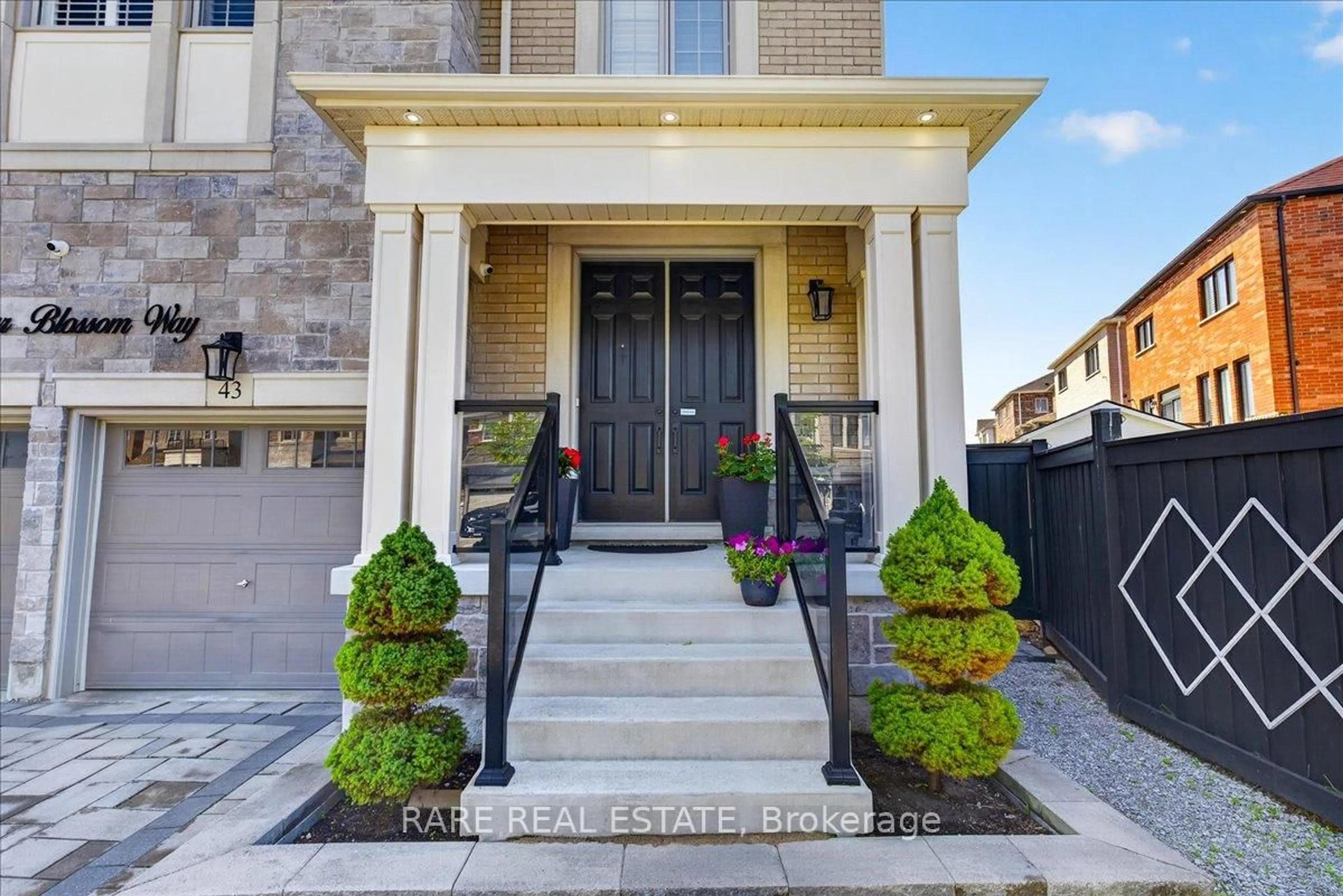 Unknown for 43 Pear Blossom Way, East Gwillimbury Ontario L9N 0T1