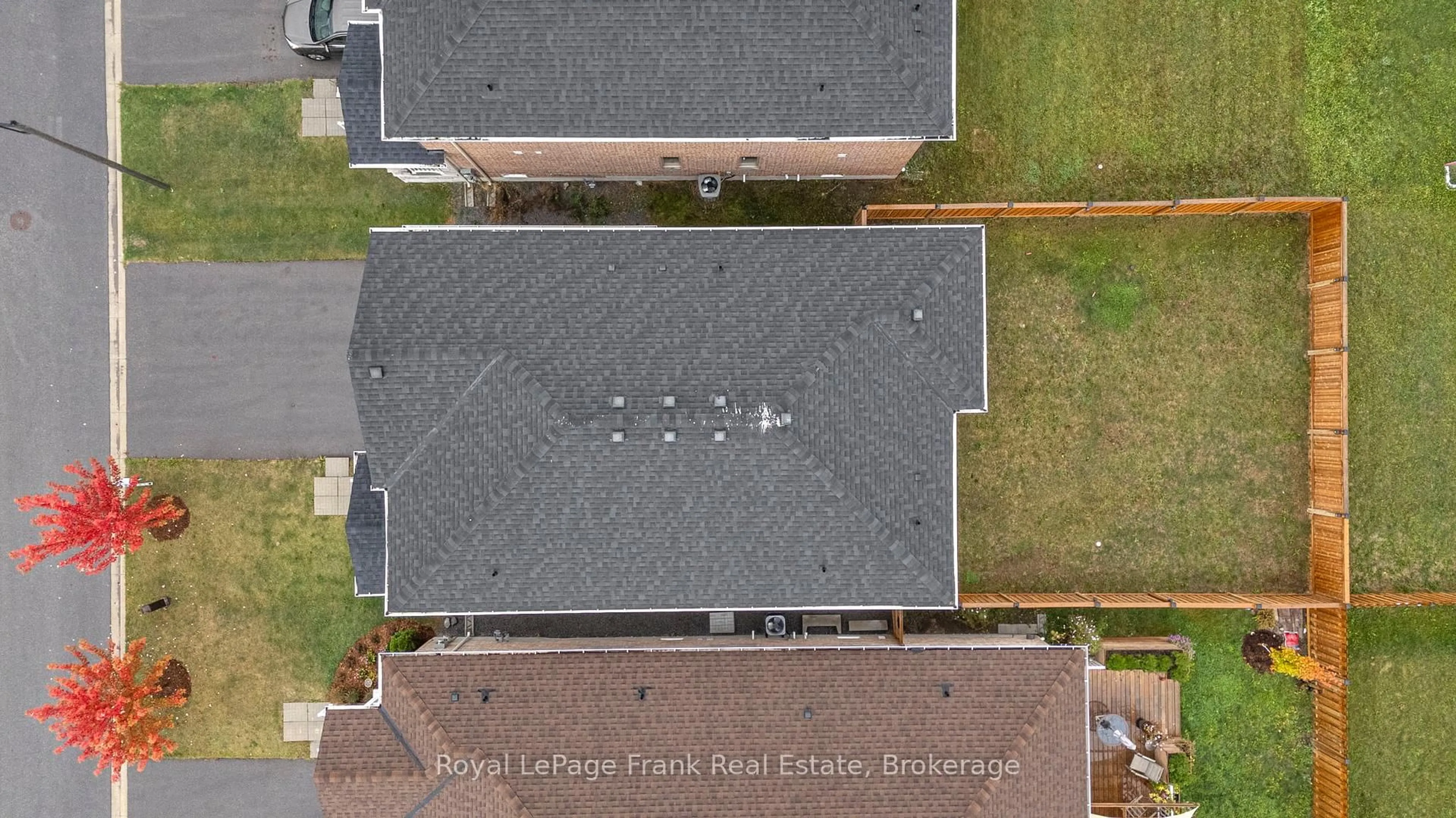 A pic from outside/outdoor area/front of a property/back of a property/a pic from drone, street for 18 Stoddart St, Brock Ontario L0K 1A0