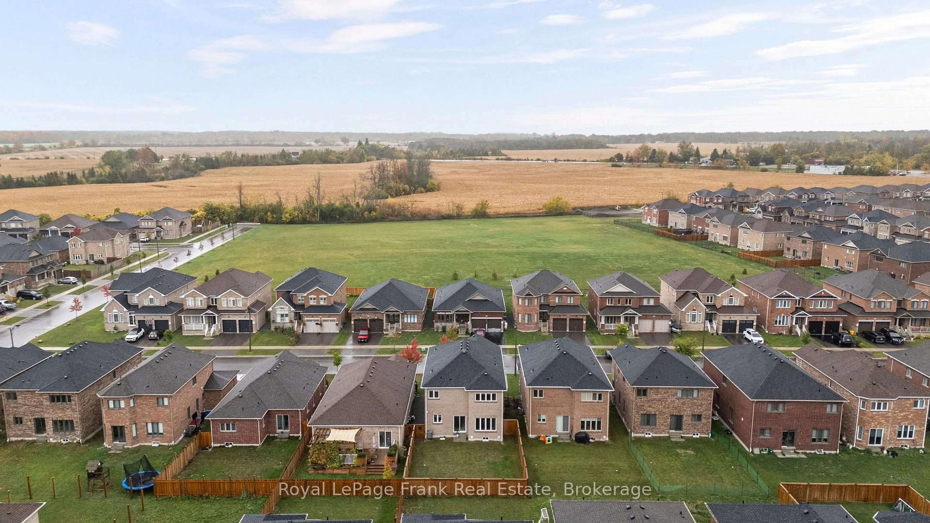 A pic from outside/outdoor area/front of a property/back of a property/a pic from drone, unknown for 18 Stoddart St, Brock Ontario L0K 1A0