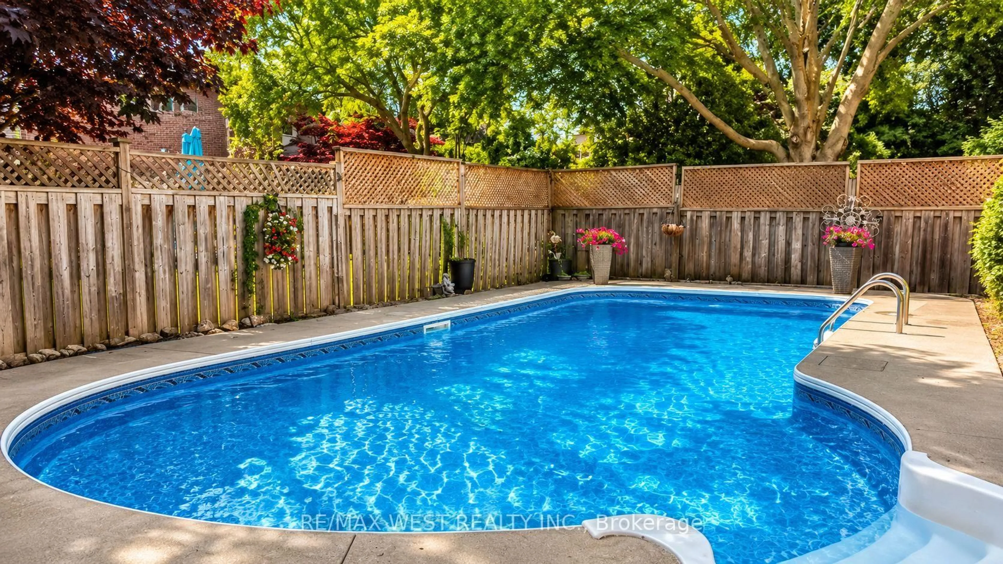 Pool for 31 Mulholland Dr, Vaughan Ontario L4J 7T7