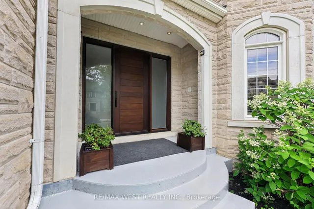 37 Maple Grove Ave, Richmond Hill 2