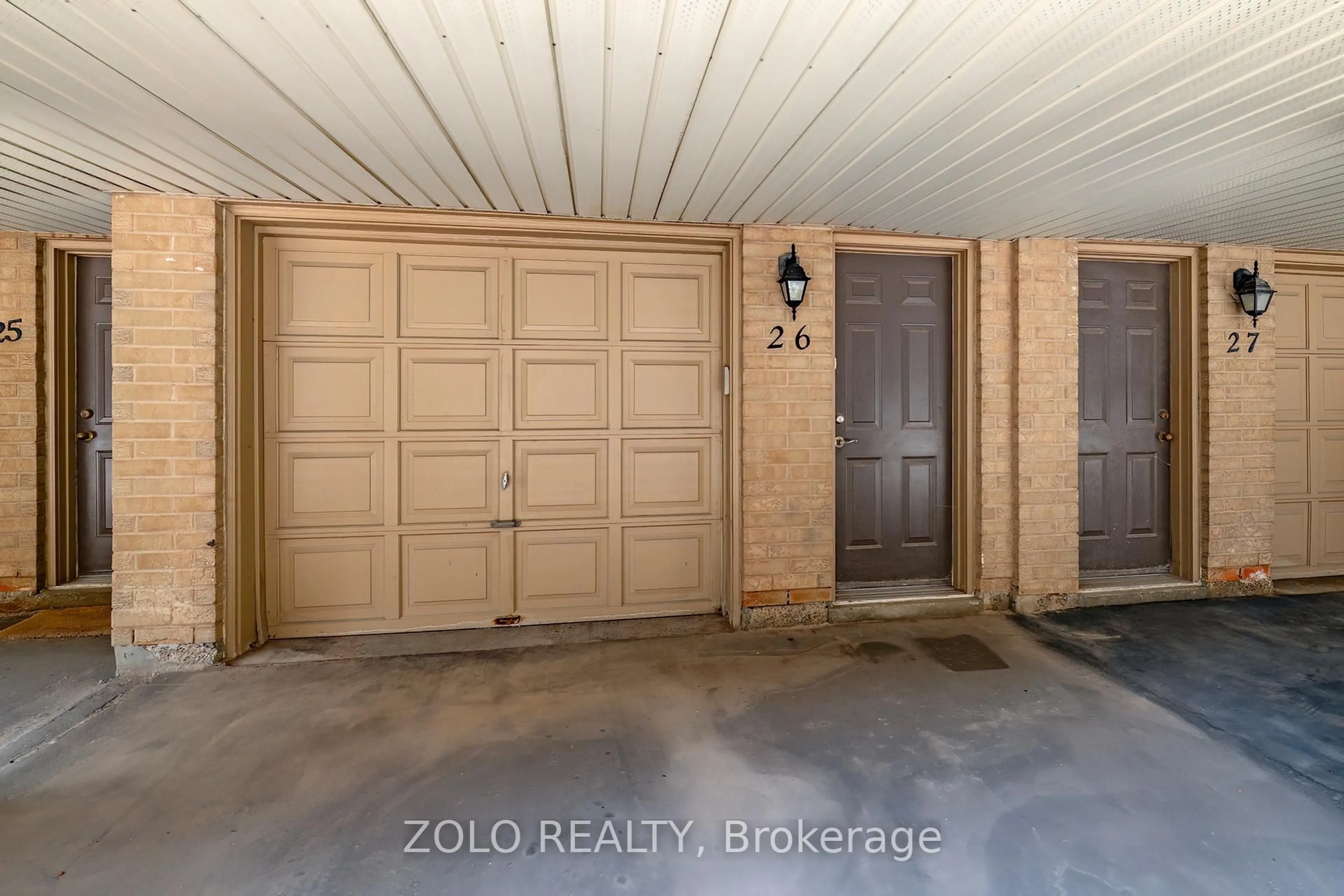 Indoor garage for 23 Observatory Lane #26, Richmond Hill Ontario L4C 0M7