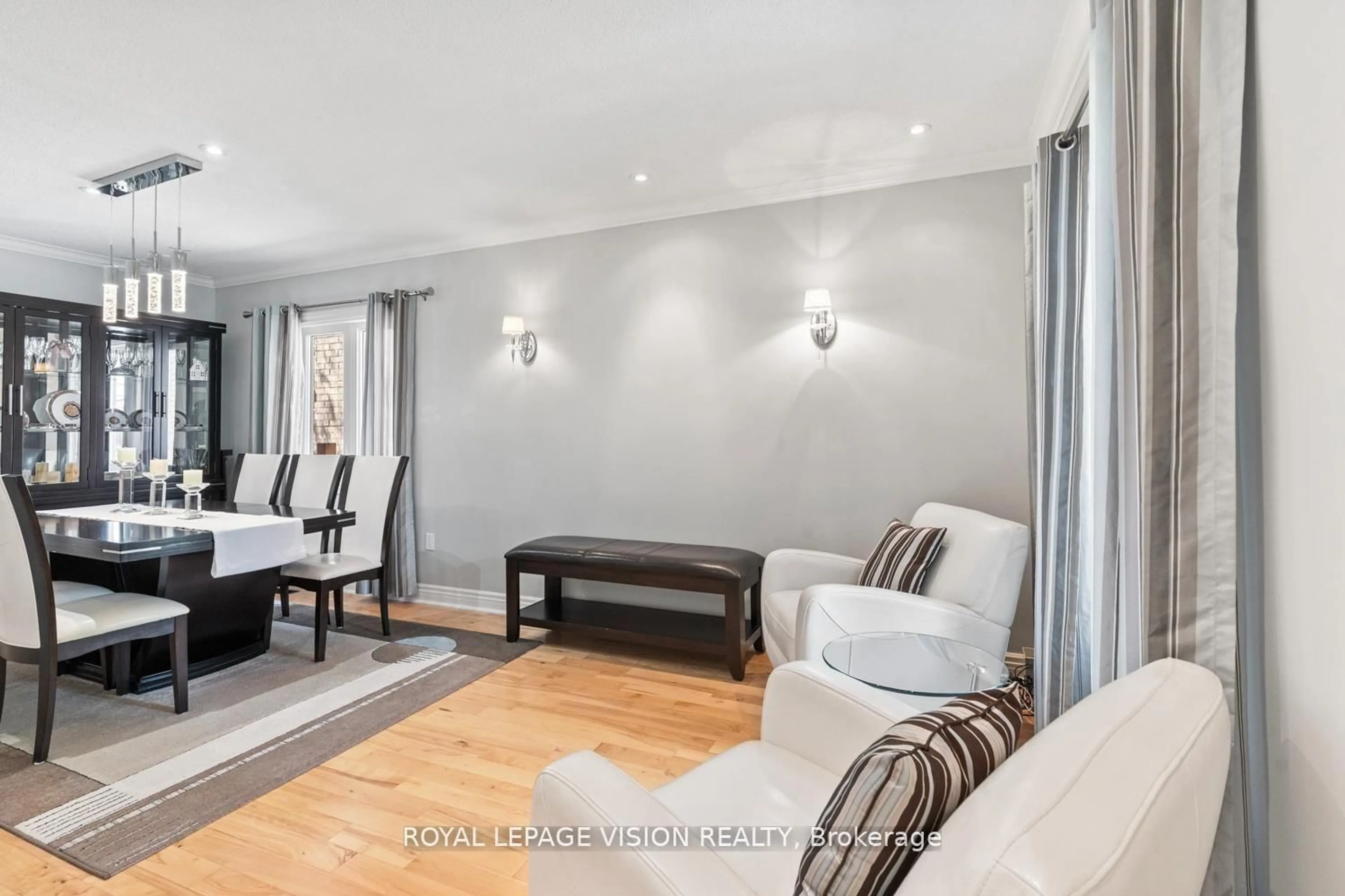 Living room with furniture, wood/laminate floor for 91 Princeton Gate, Vaughan Ontario L6A 2S7
