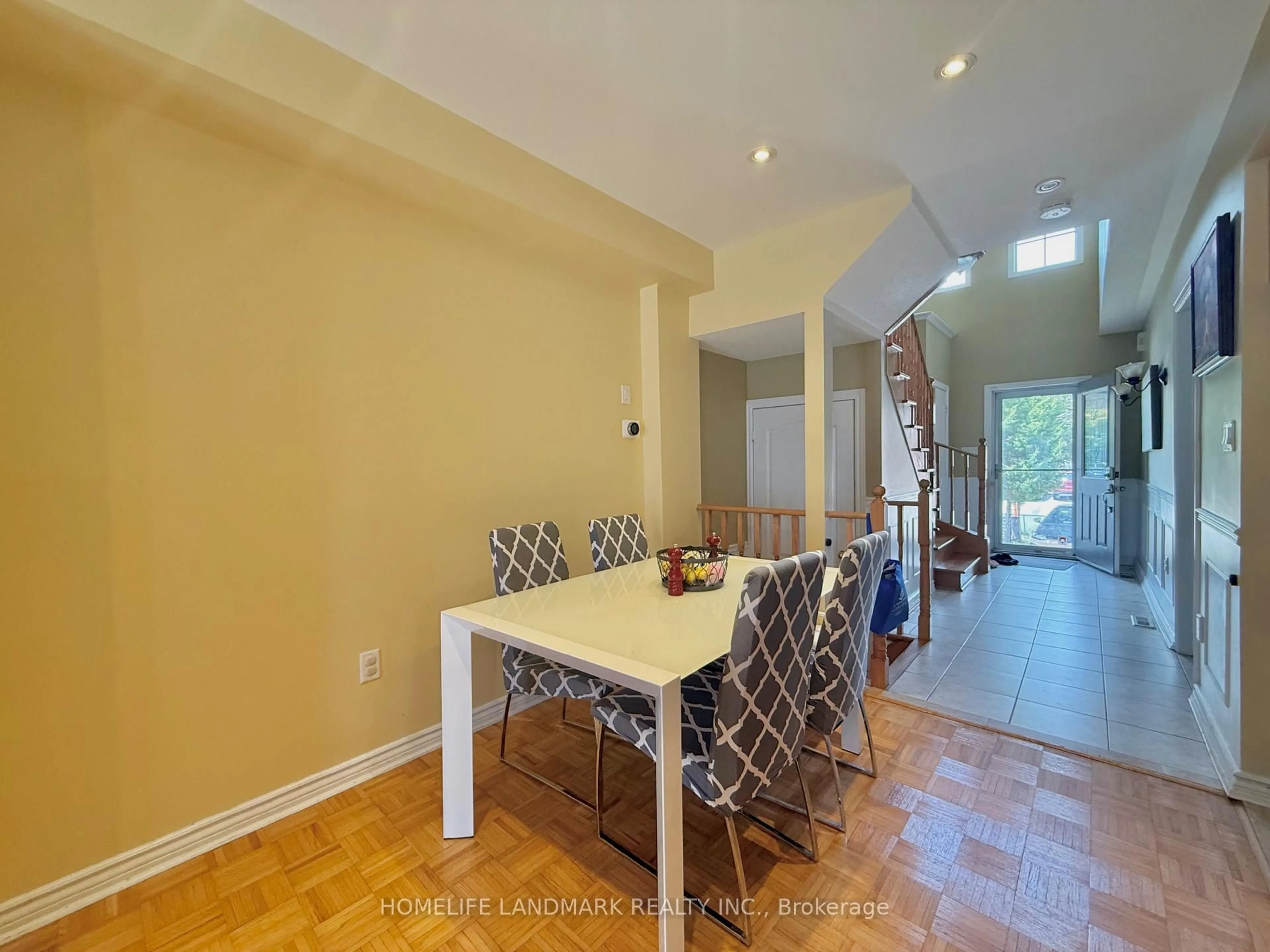 Dining room, unknown for 45 Carrillo St, Vaughan Ontario L6A 3W8
