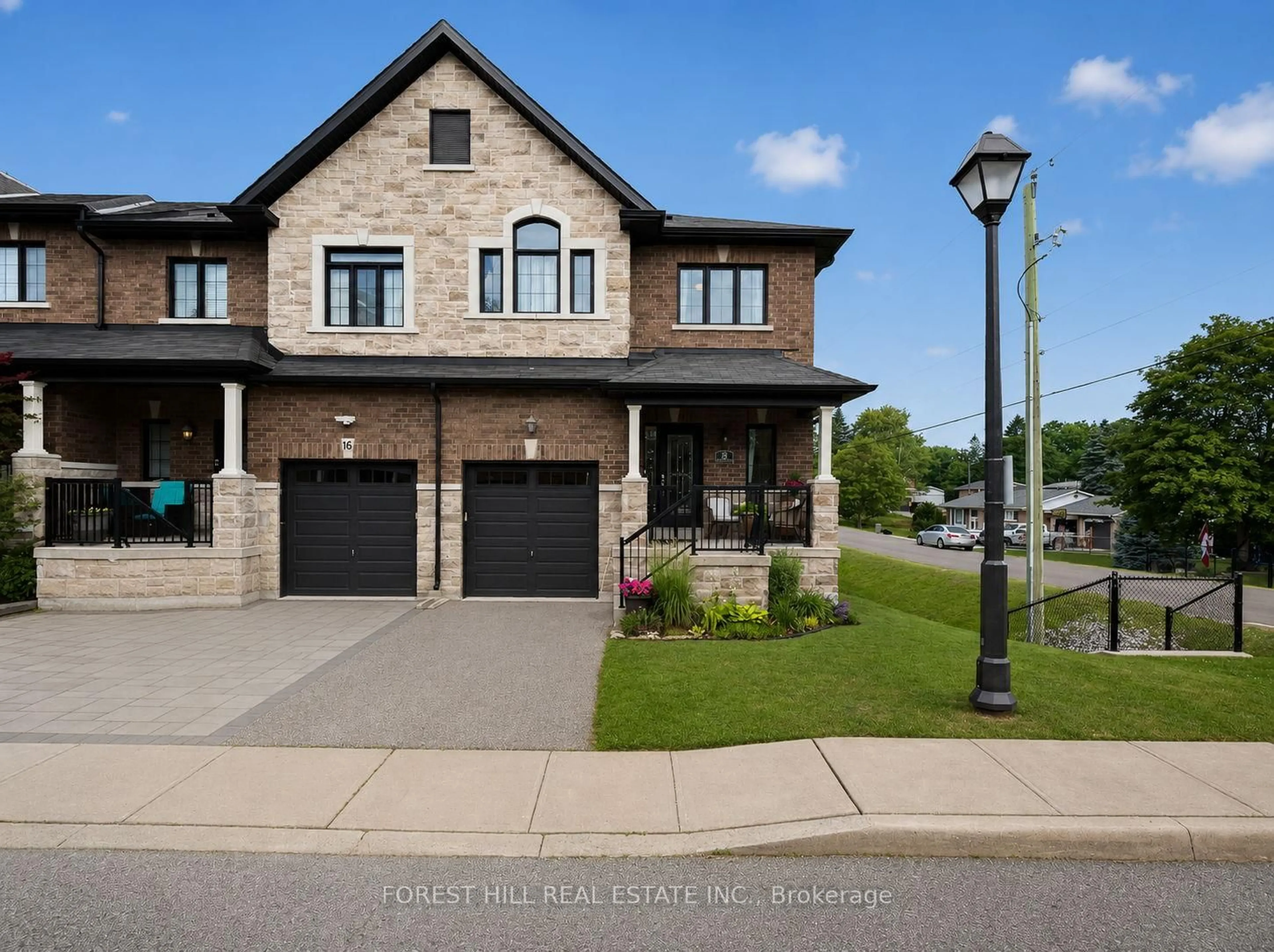 Home with brick exterior material, street for 18 Charmuse Lane, East Gwillimbury Ontario L9N 0N7