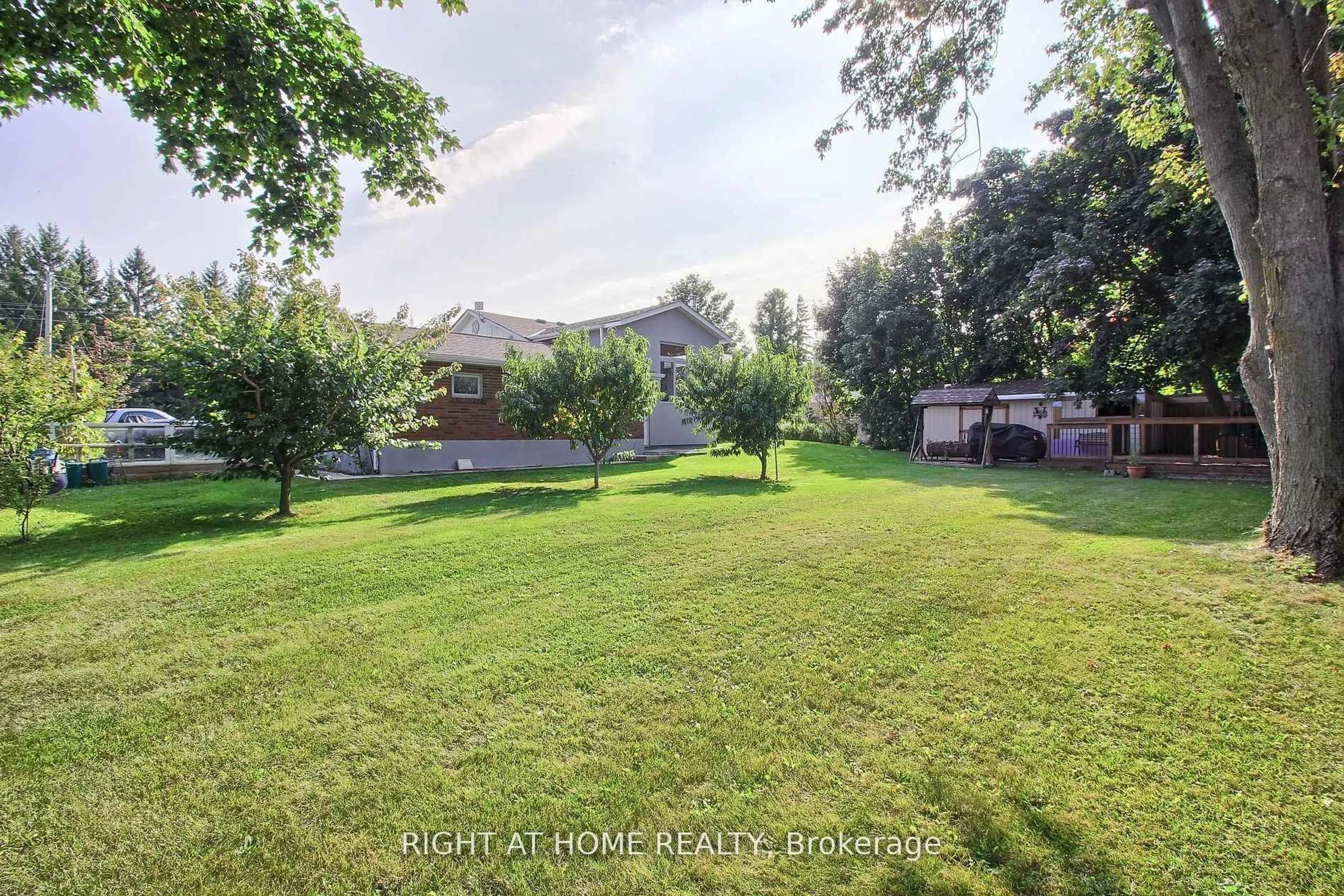 A pic from outside/outdoor area/front of a property/back of a property/a pic from drone, unknown for 3800 County 88 Rd, Bradford West Gwillimbury Ontario L3Z 3K7