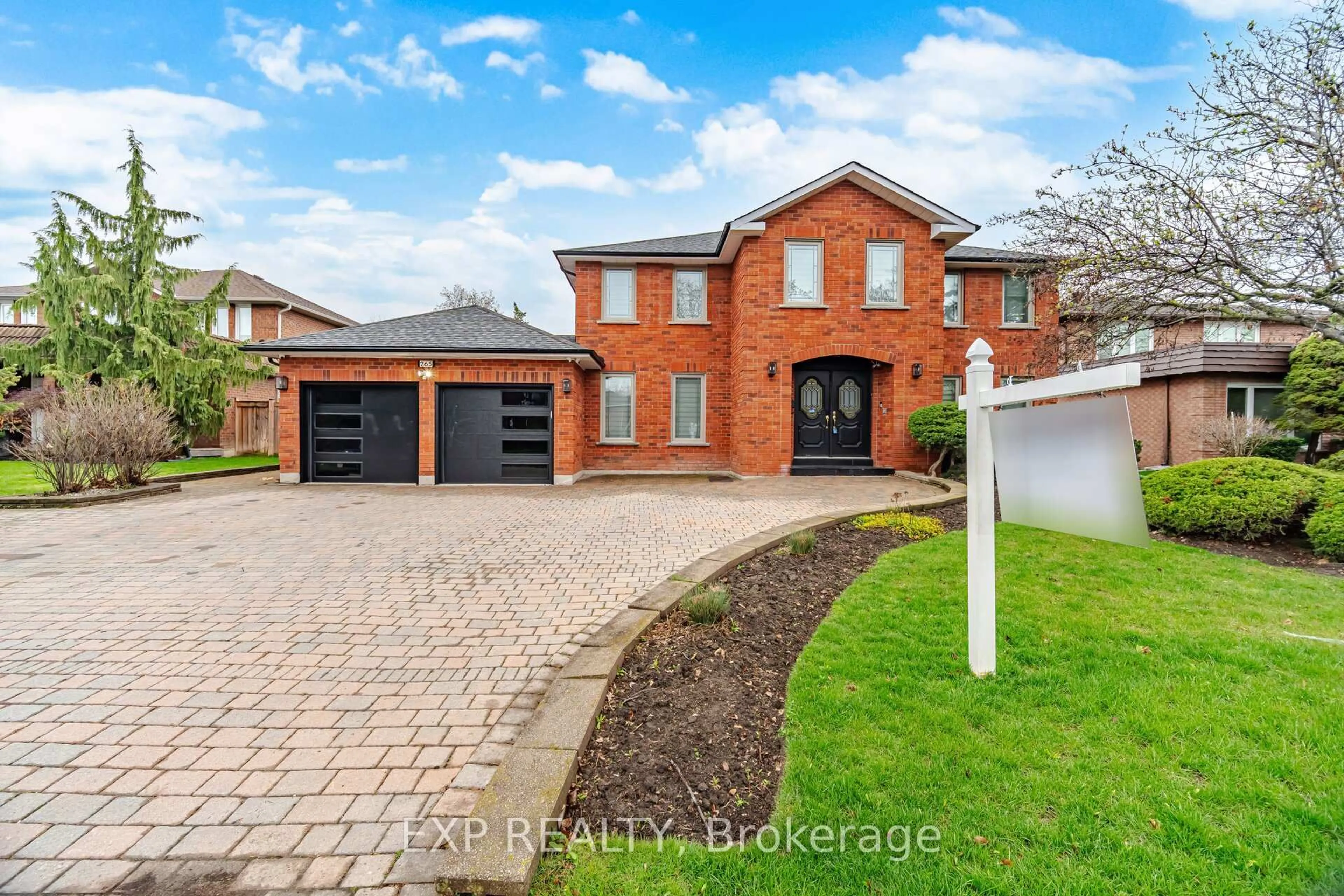Home with brick exterior material, street for 265 Wycliffe Ave, Vaughan Ontario L4L 3N7