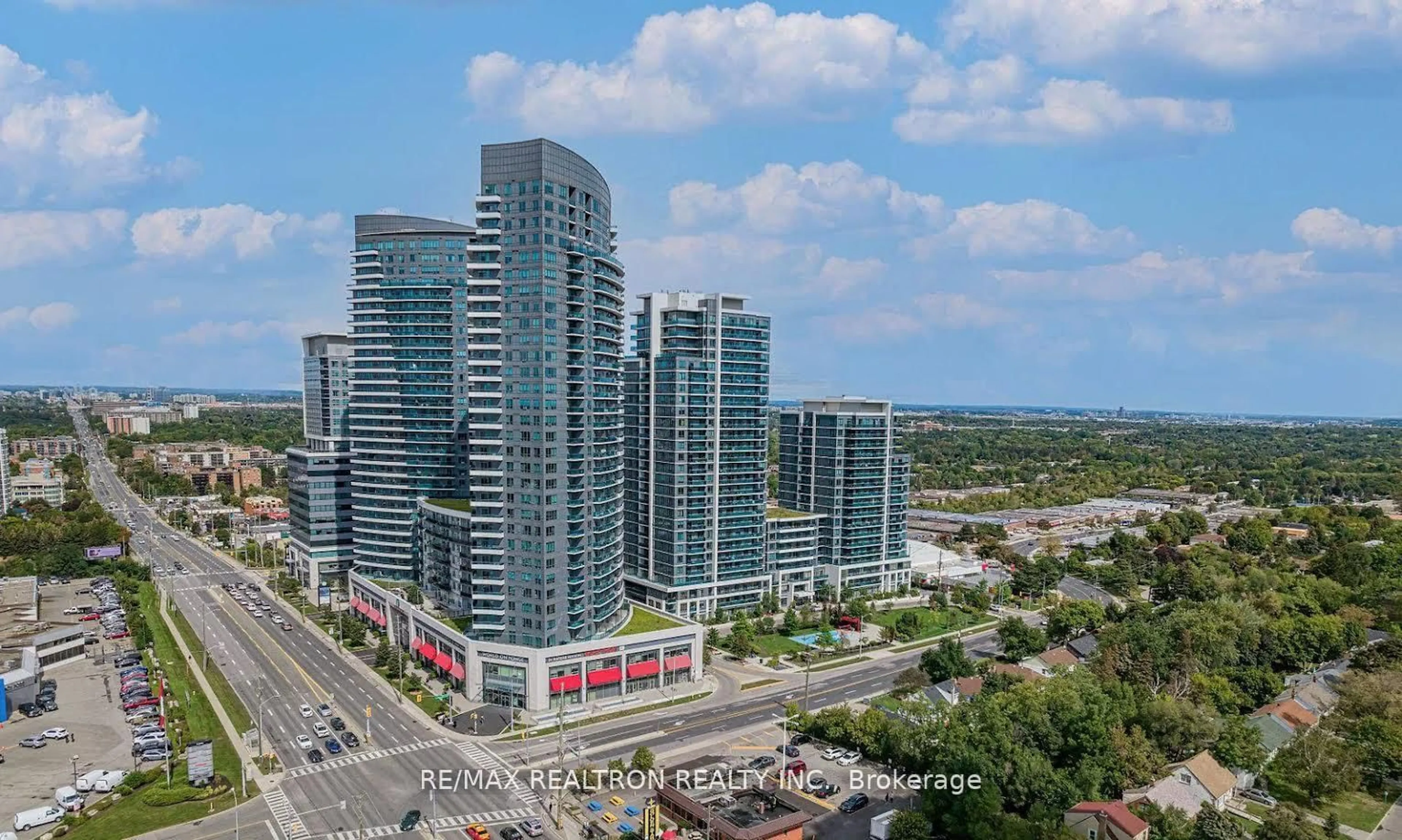 A pic from outside/outdoor area/front of a property/back of a property/a pic from drone, city buildings view from balcony for 7165 Yonge St #1515, Markham Ontario L3T 0C9