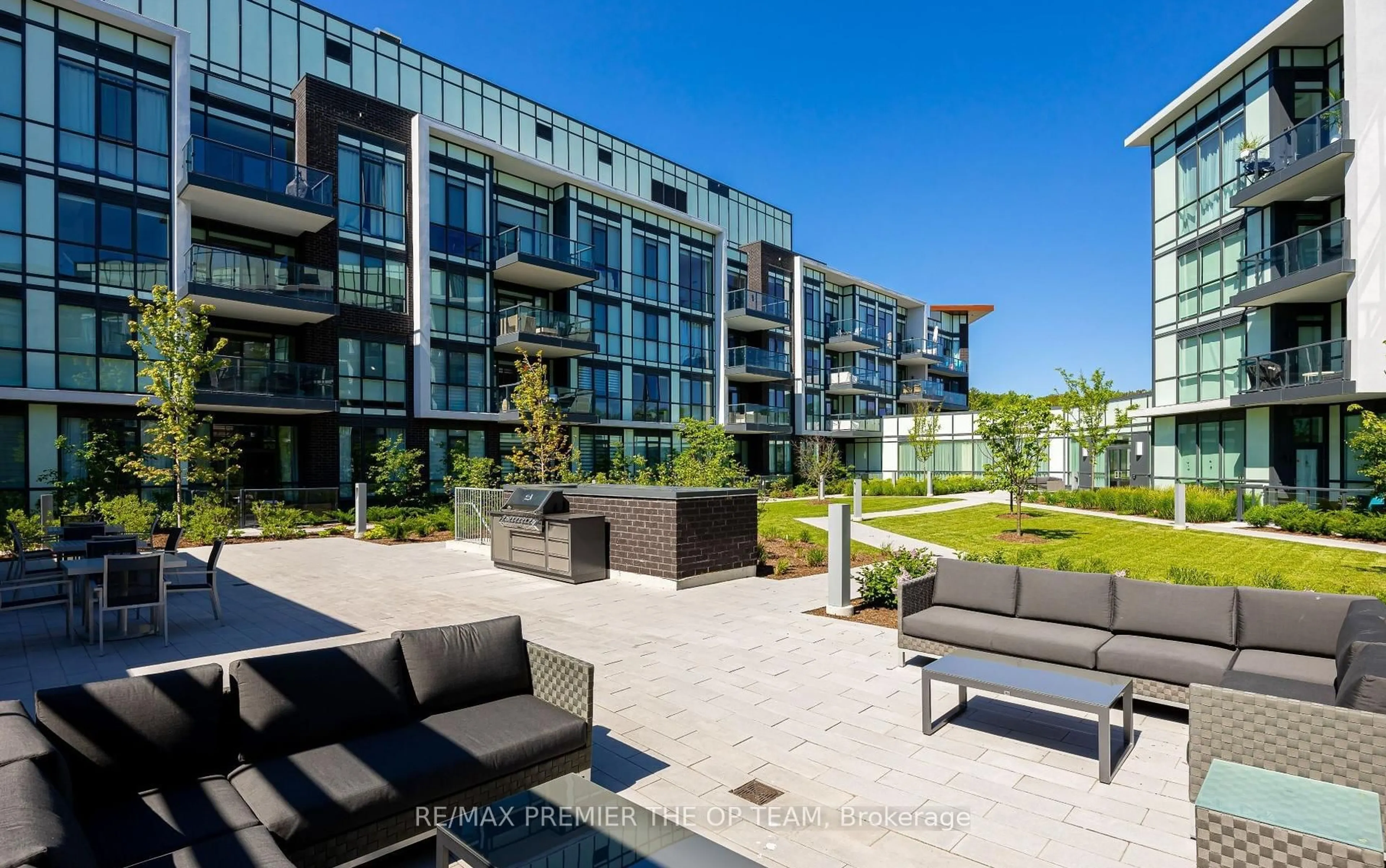 Patio, street for 415 Sea Ray Ave #321, Innisfil Ontario L9S 2P7